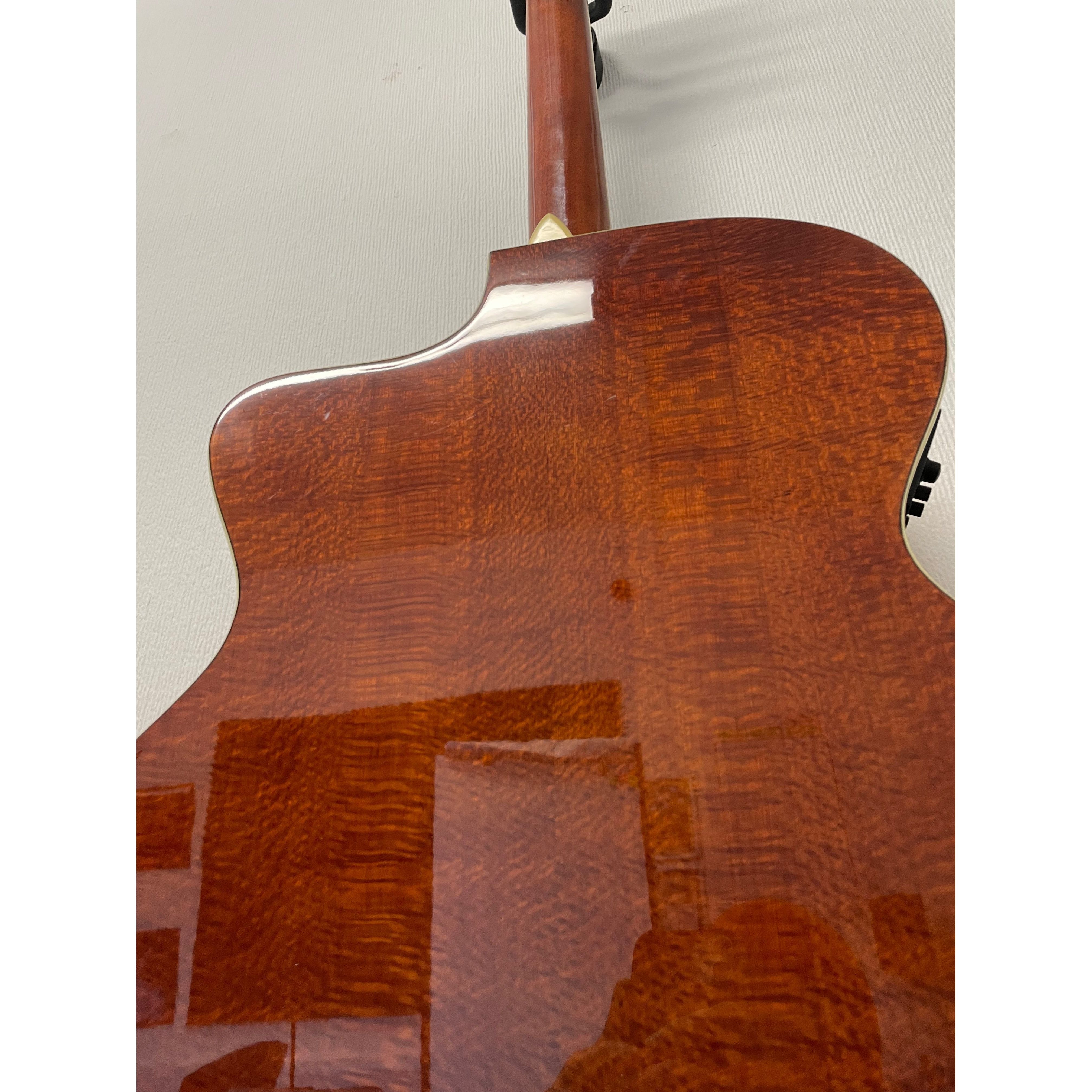 Turner 35CE Jumbo Electro Acoustic Guitar in Natural Pre-Owned