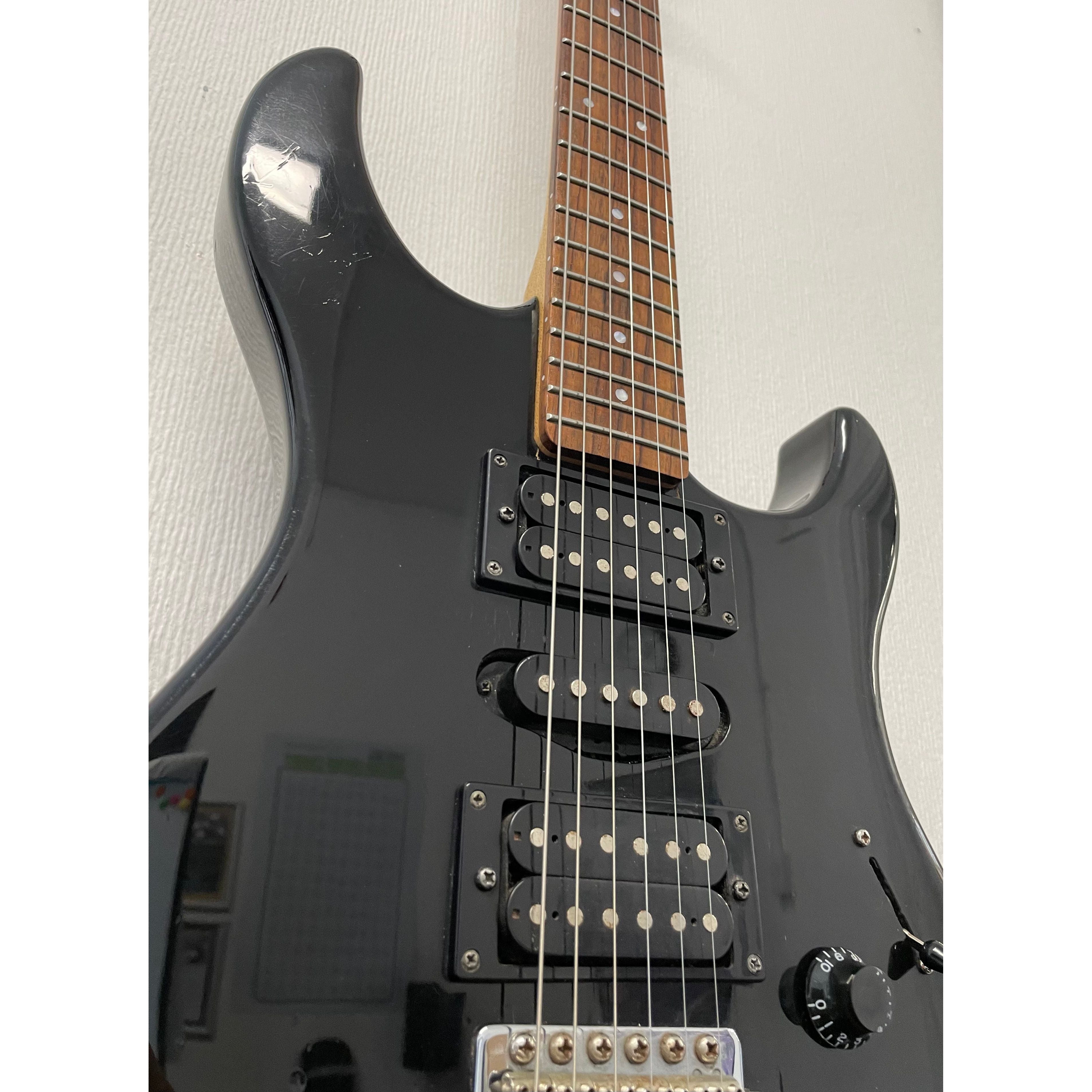 Yamaha ERG 121 Stratocaster Style Electric Guitar in Gloss Black Pre-Owned