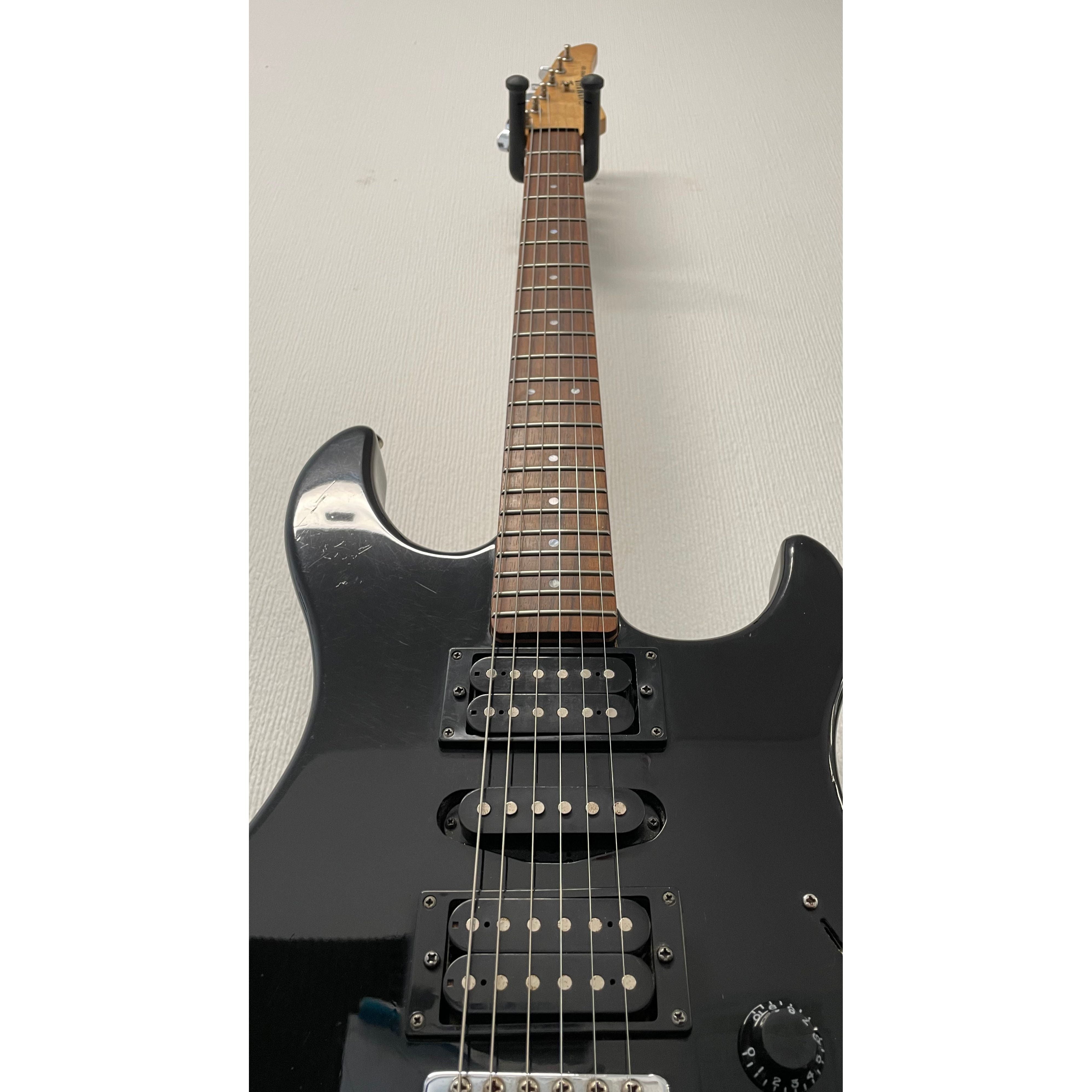 Yamaha ERG 121 Stratocaster Style Electric Guitar in Gloss Black Pre-Owned