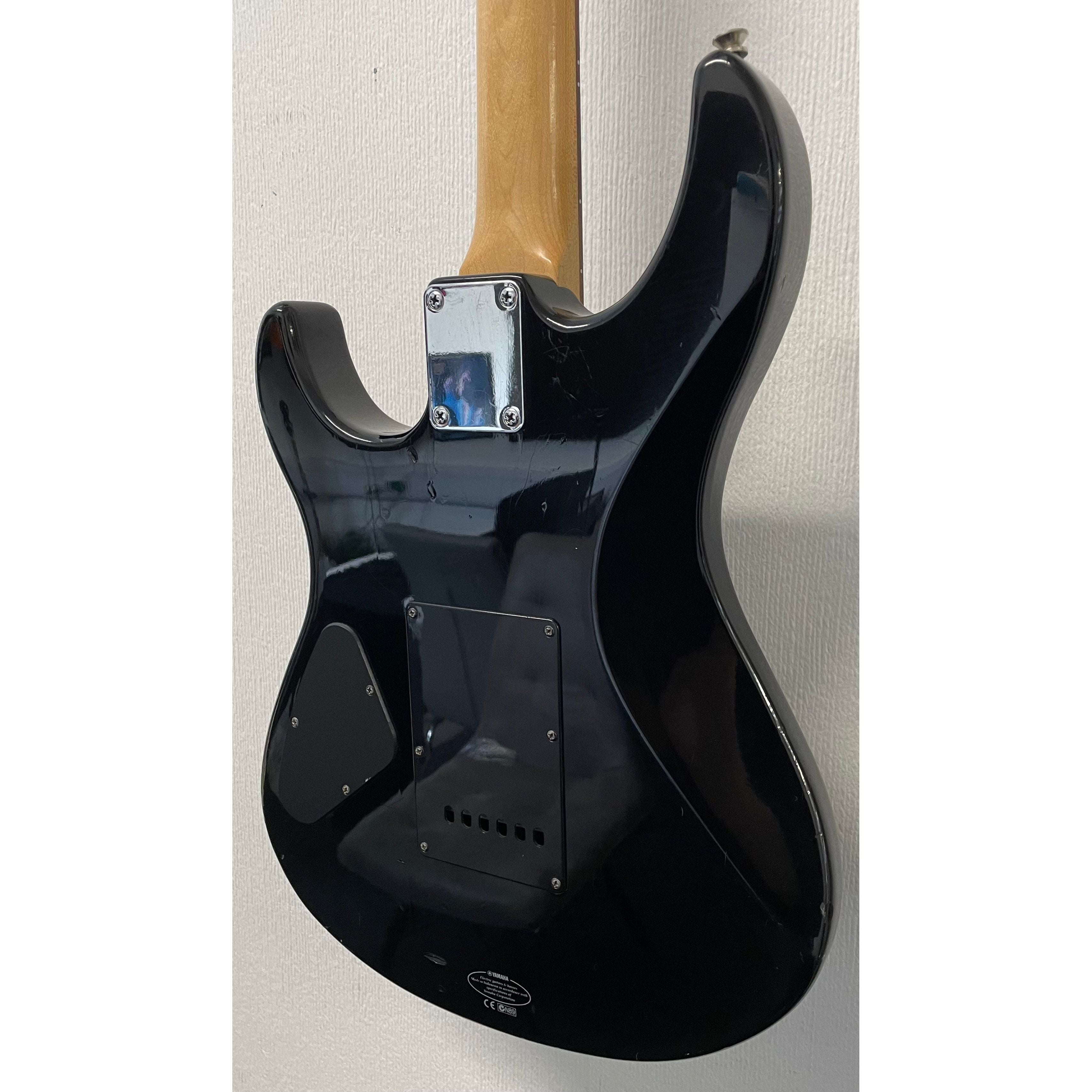 Yamaha ERG 121 Stratocaster Style Electric Guitar in Gloss Black Pre-Owned