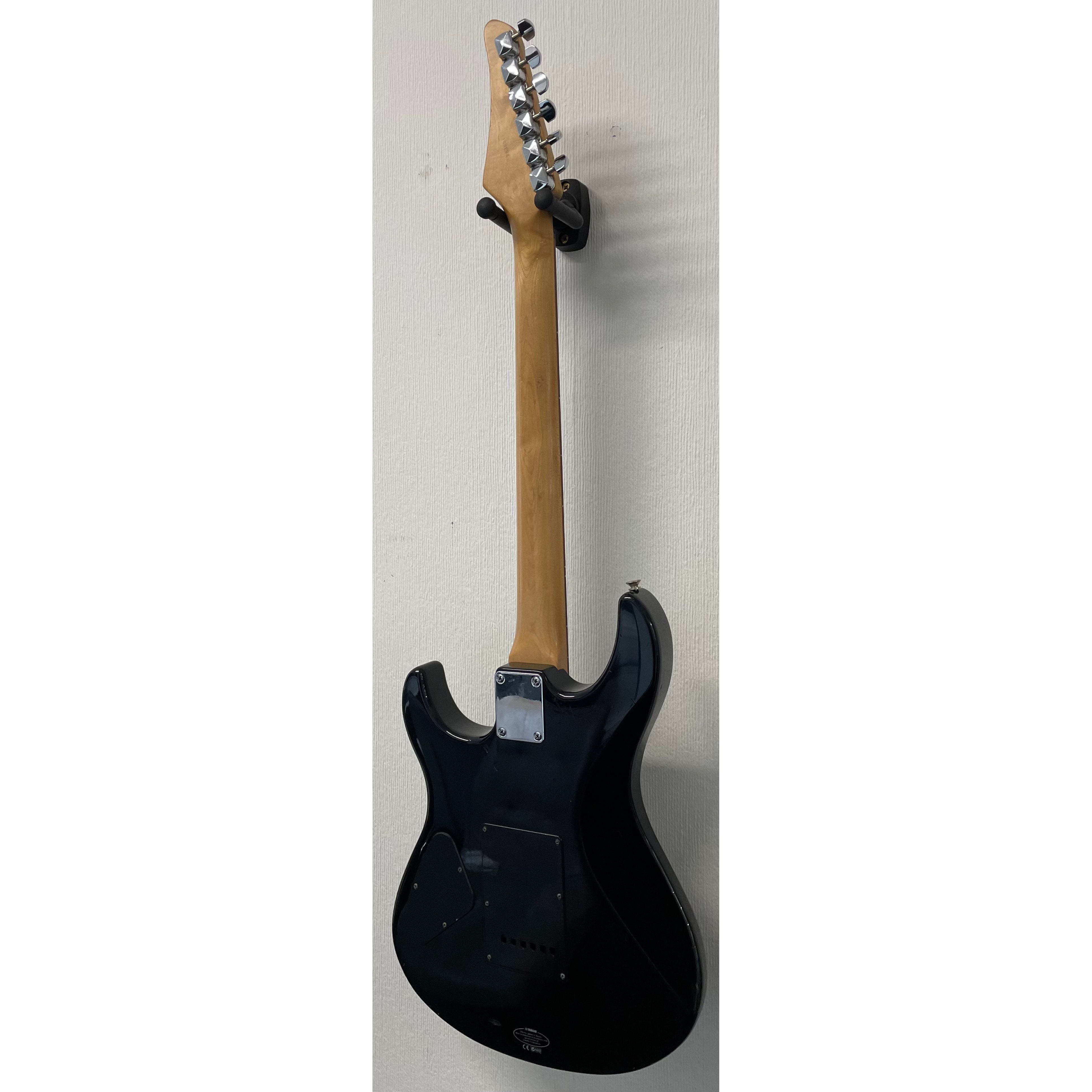 Yamaha ERG 121 Stratocaster Style Electric Guitar in Gloss Black Pre-Owned