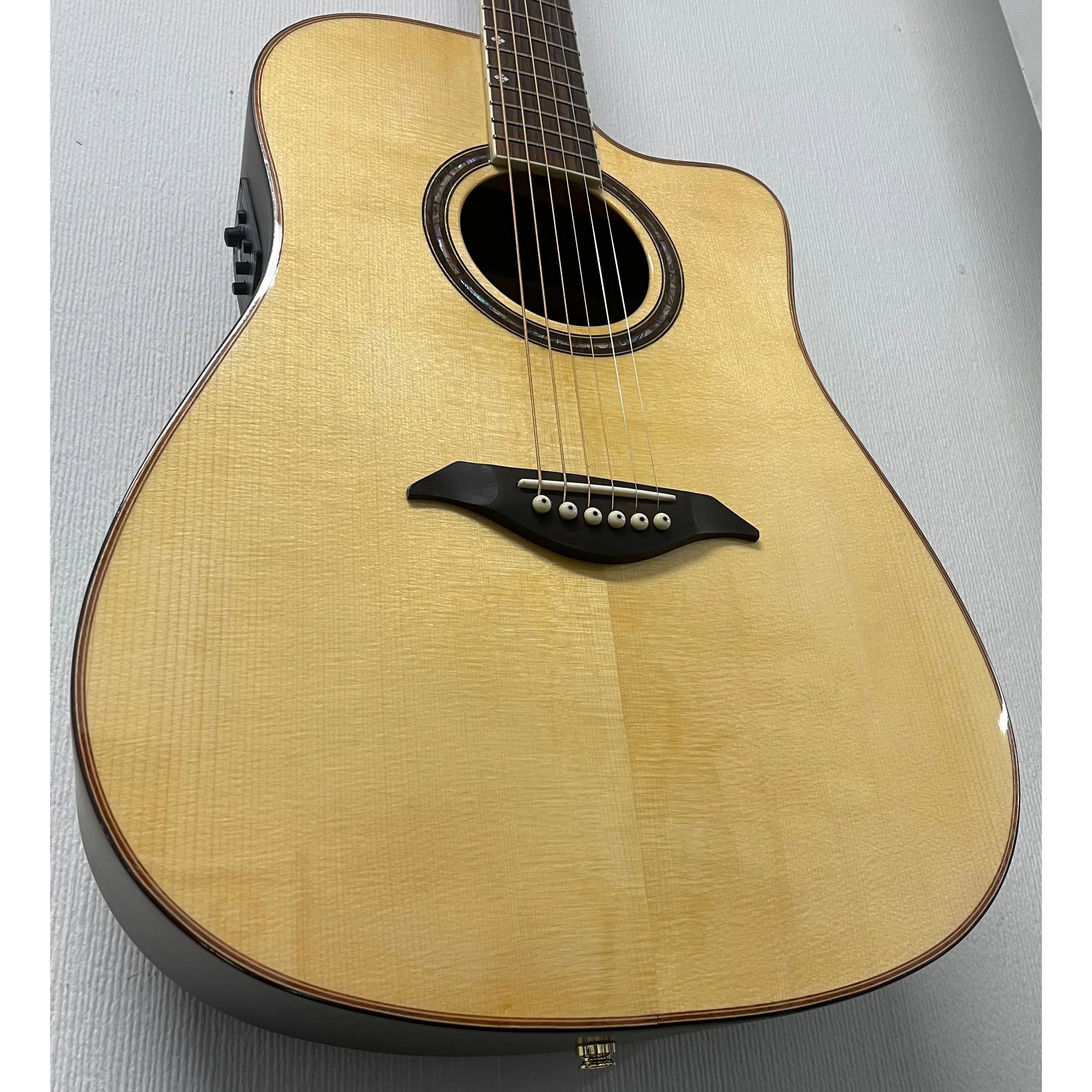 Turner Dreadnought 70CE Electro Acoustic Guitar