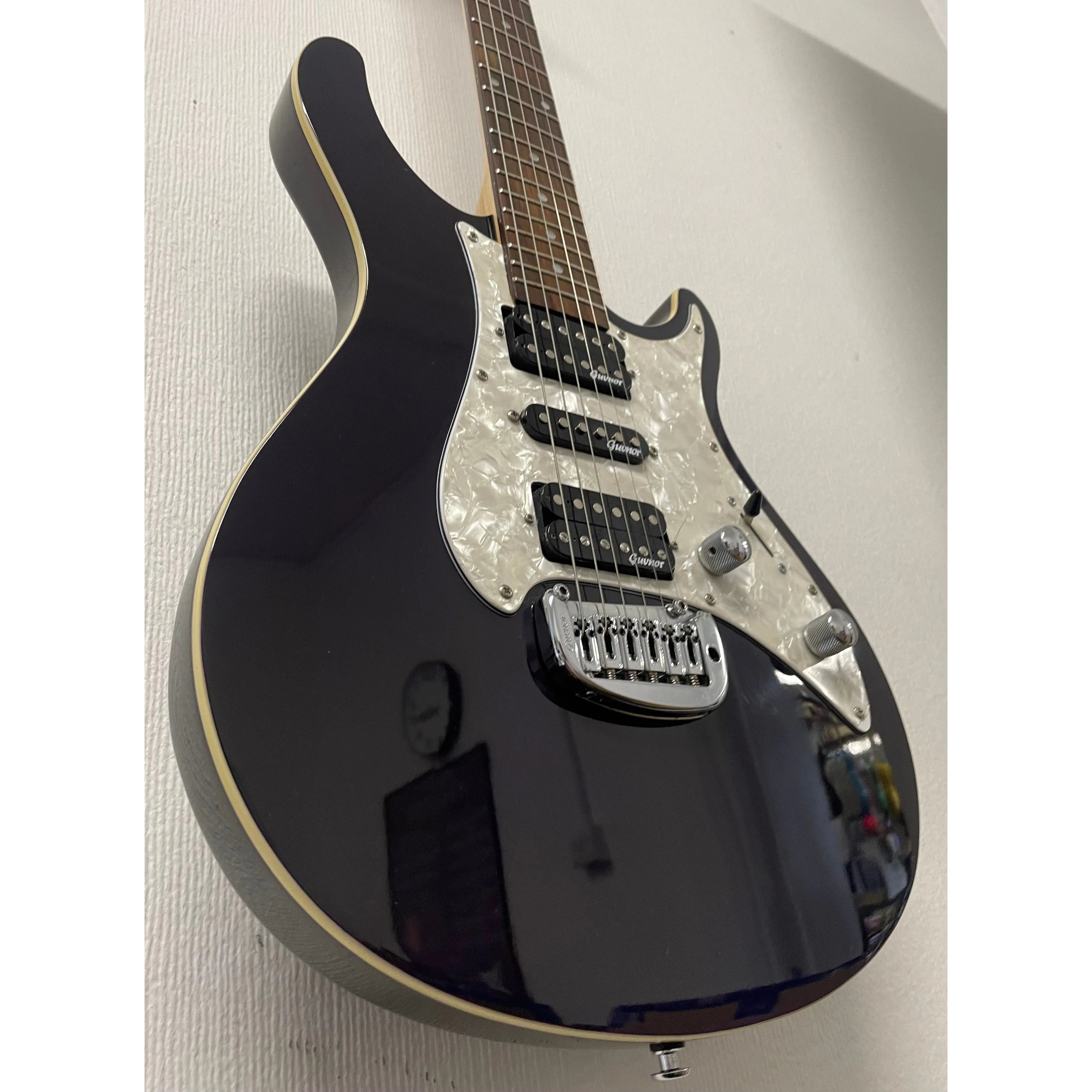 Guvnor GE500 Electric Guitar HSH in Purple Pre-Owned