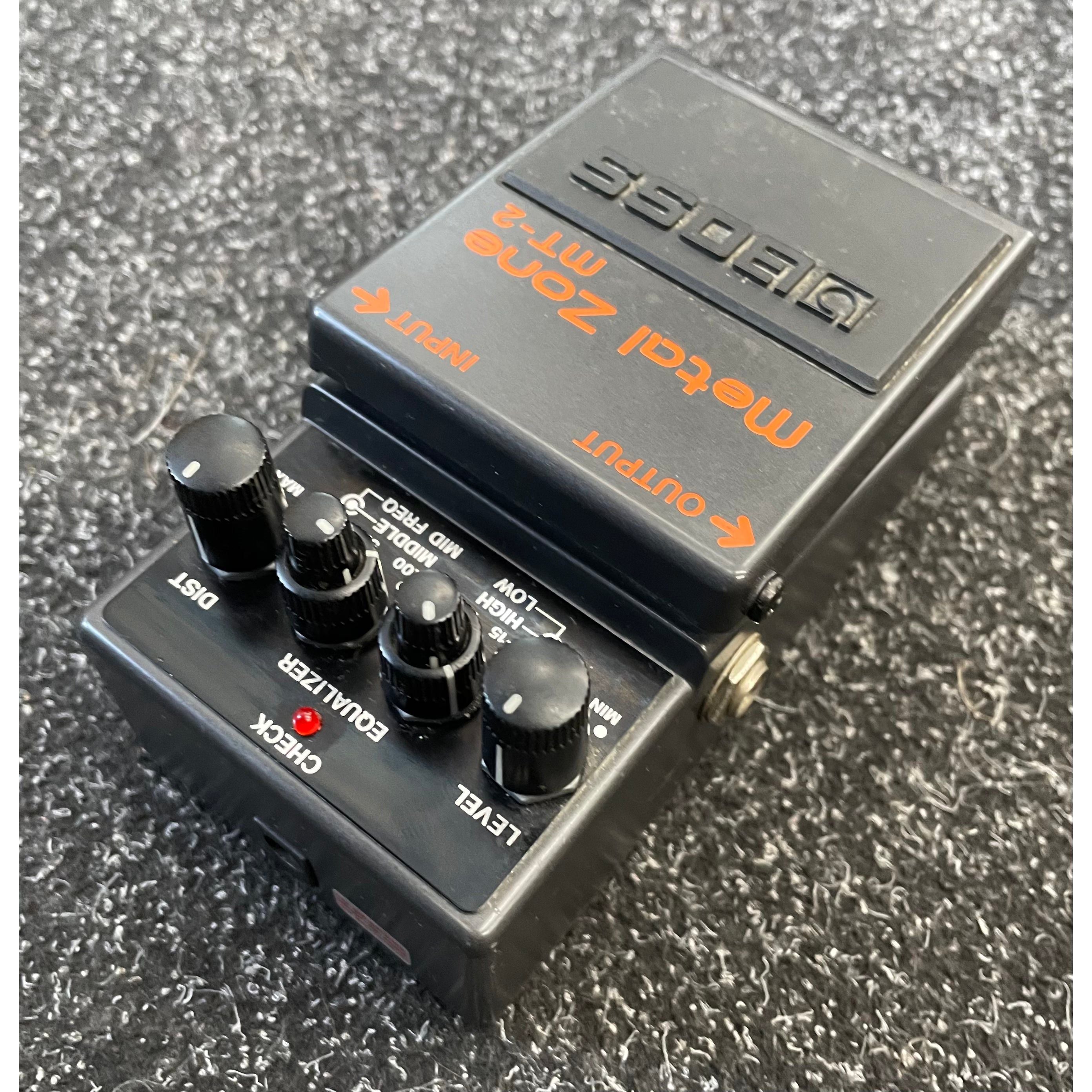 Boss MT-2 Metal Zone Distortion Pedal for Electric Guitar Pre Boss MT-2 Metal Zone Distortion Pedal for Electric Guitar Pre