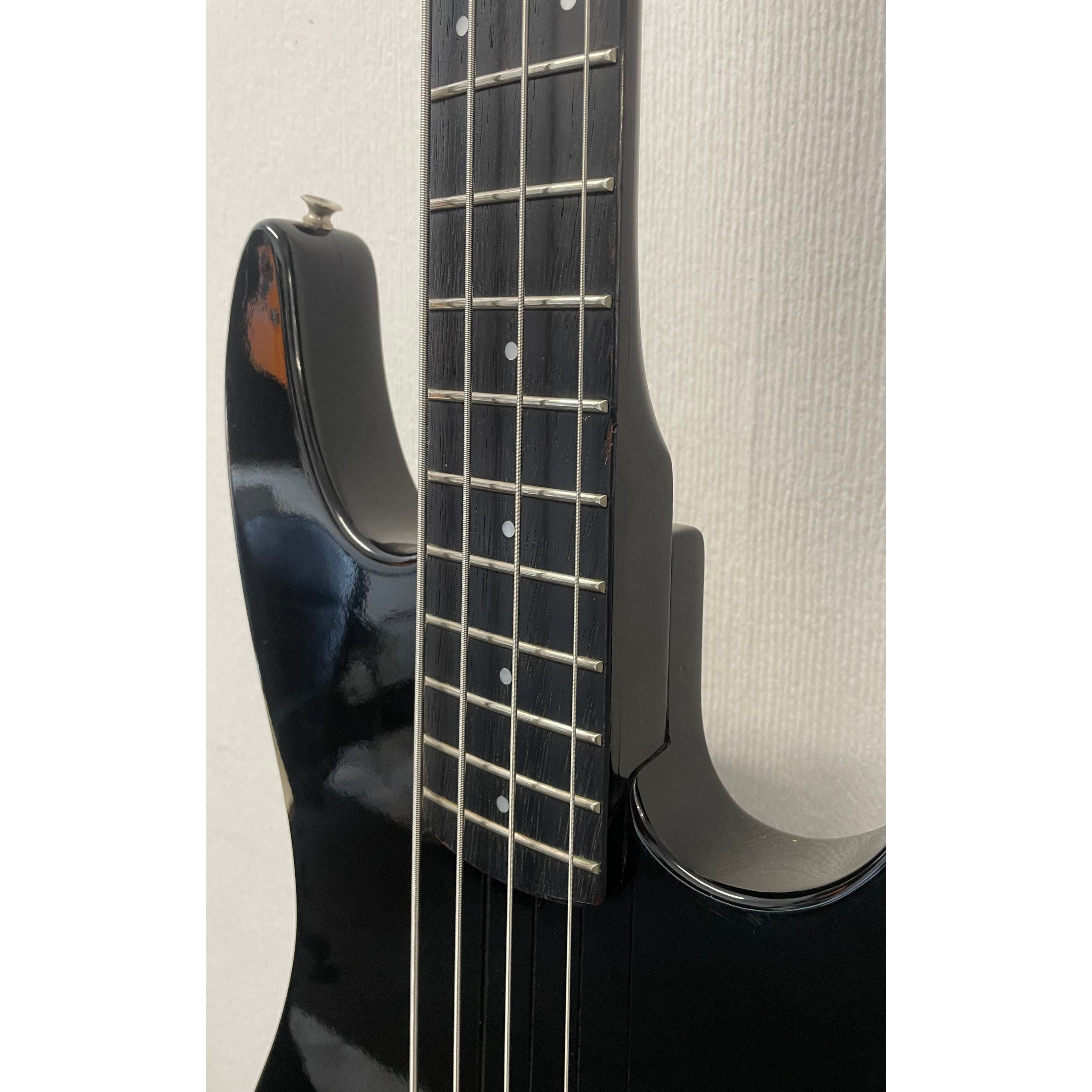 Rockwood by Hohner LX100B Bass Guitar in Black Pre-Owned
