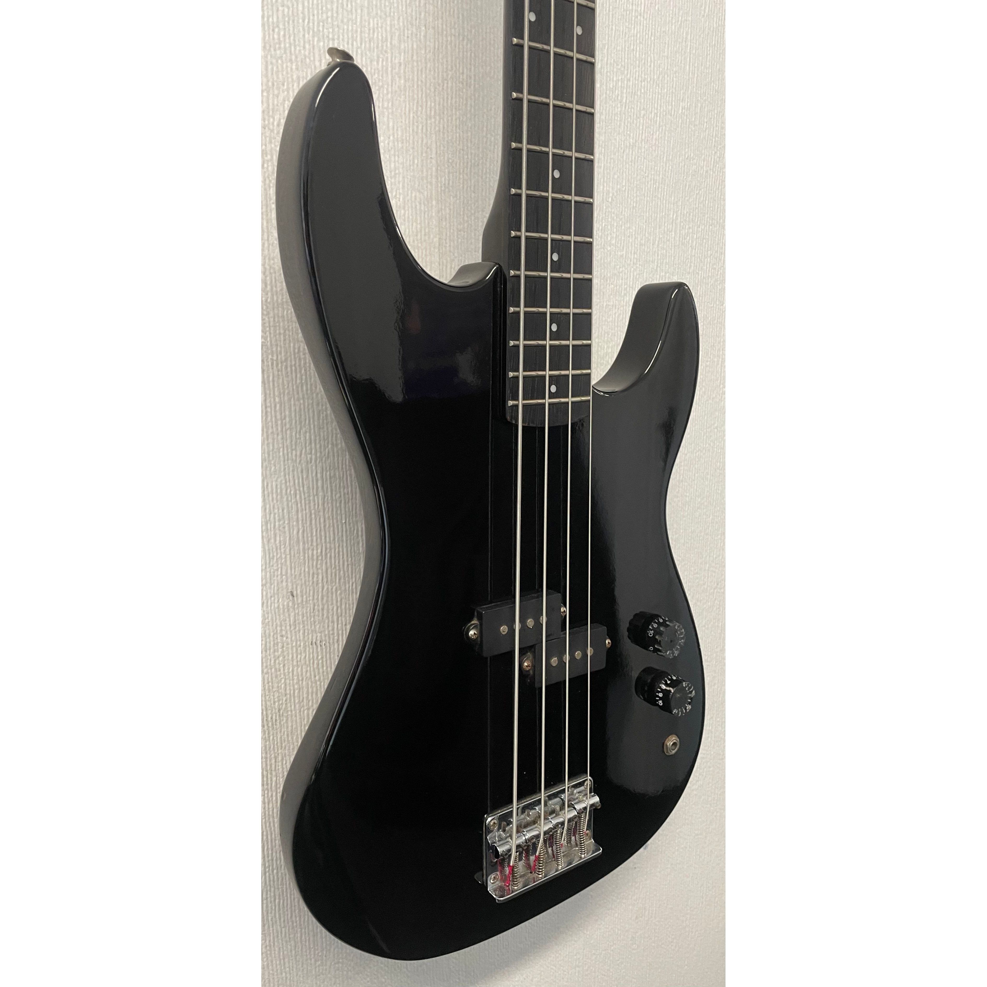 Rockwood by Hohner LX100B Bass Guitar in Black Pre-Owned