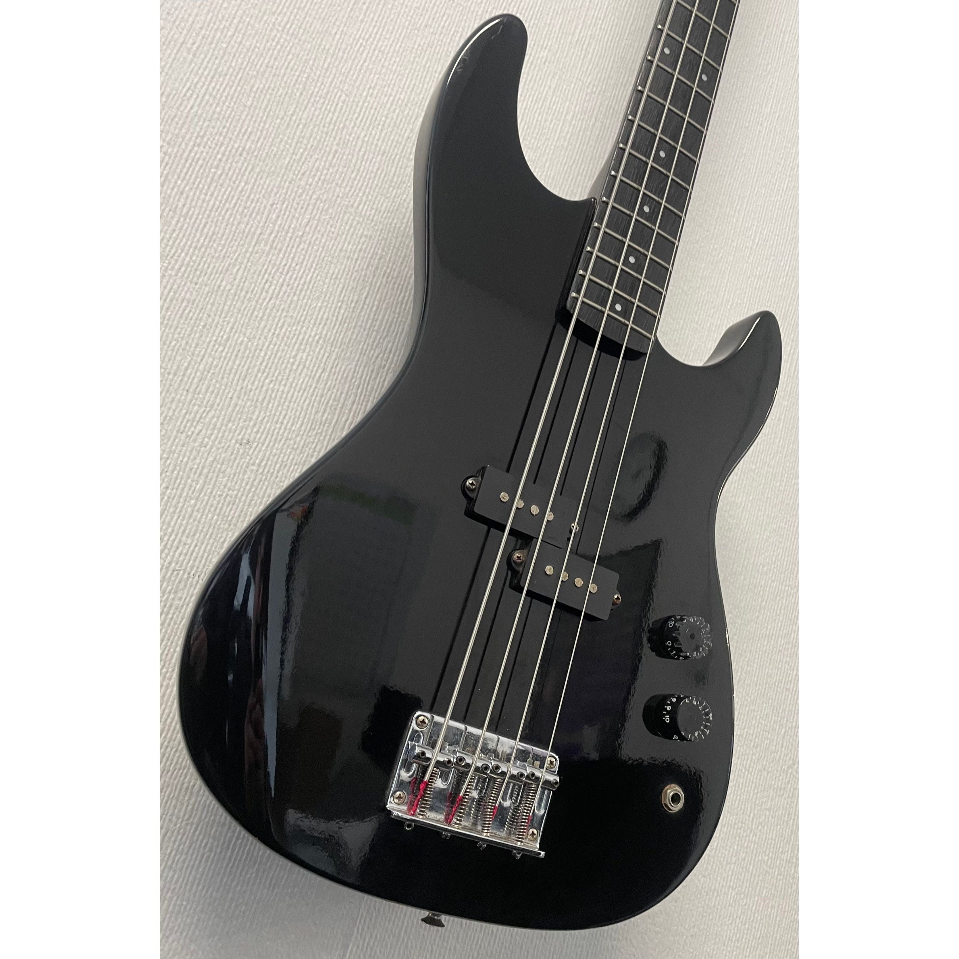 Rockwood by Hohner LX100B Bass Guitar in Black Pre-Owned