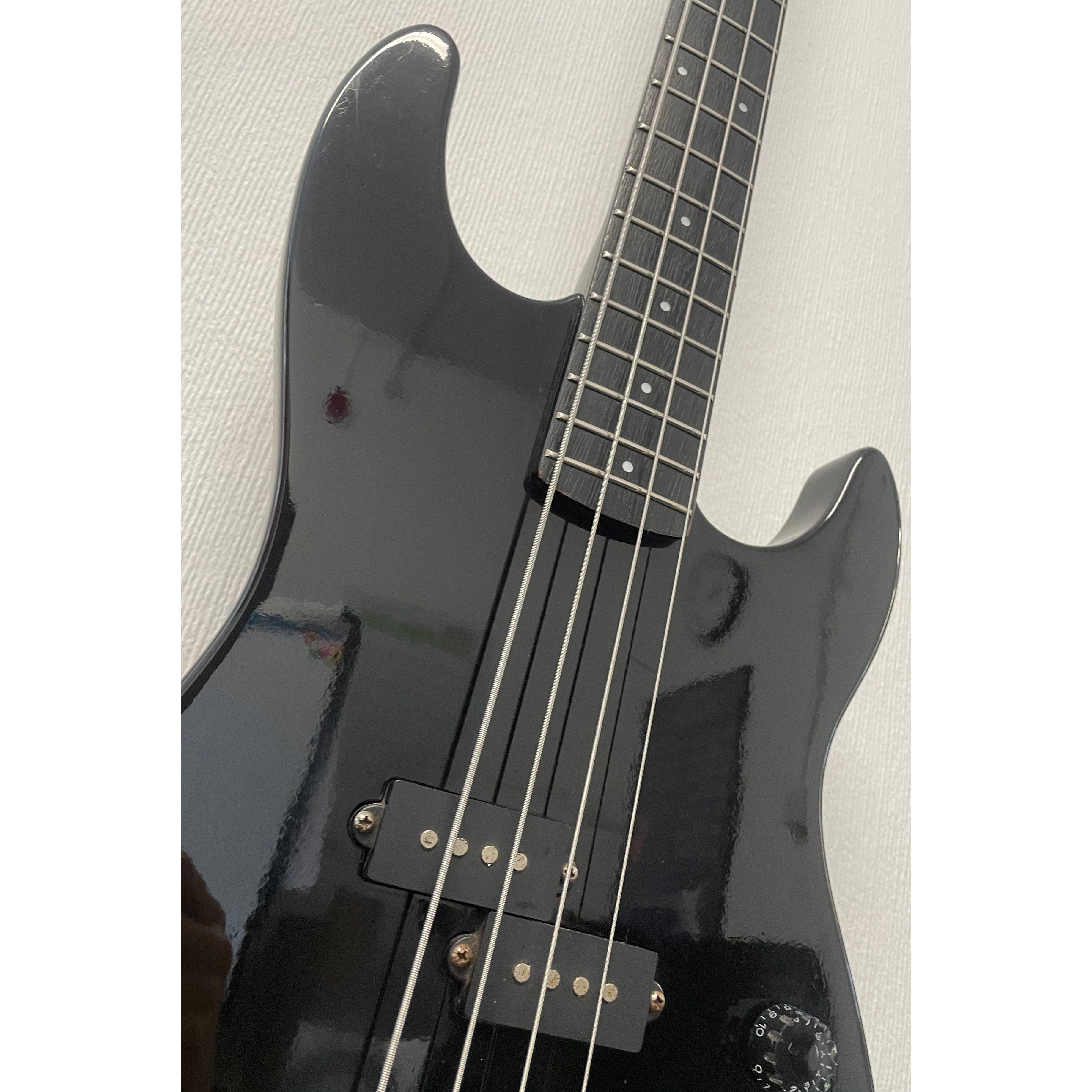 Rockwood by Hohner LX100B Bass Guitar in Black Pre-Owned