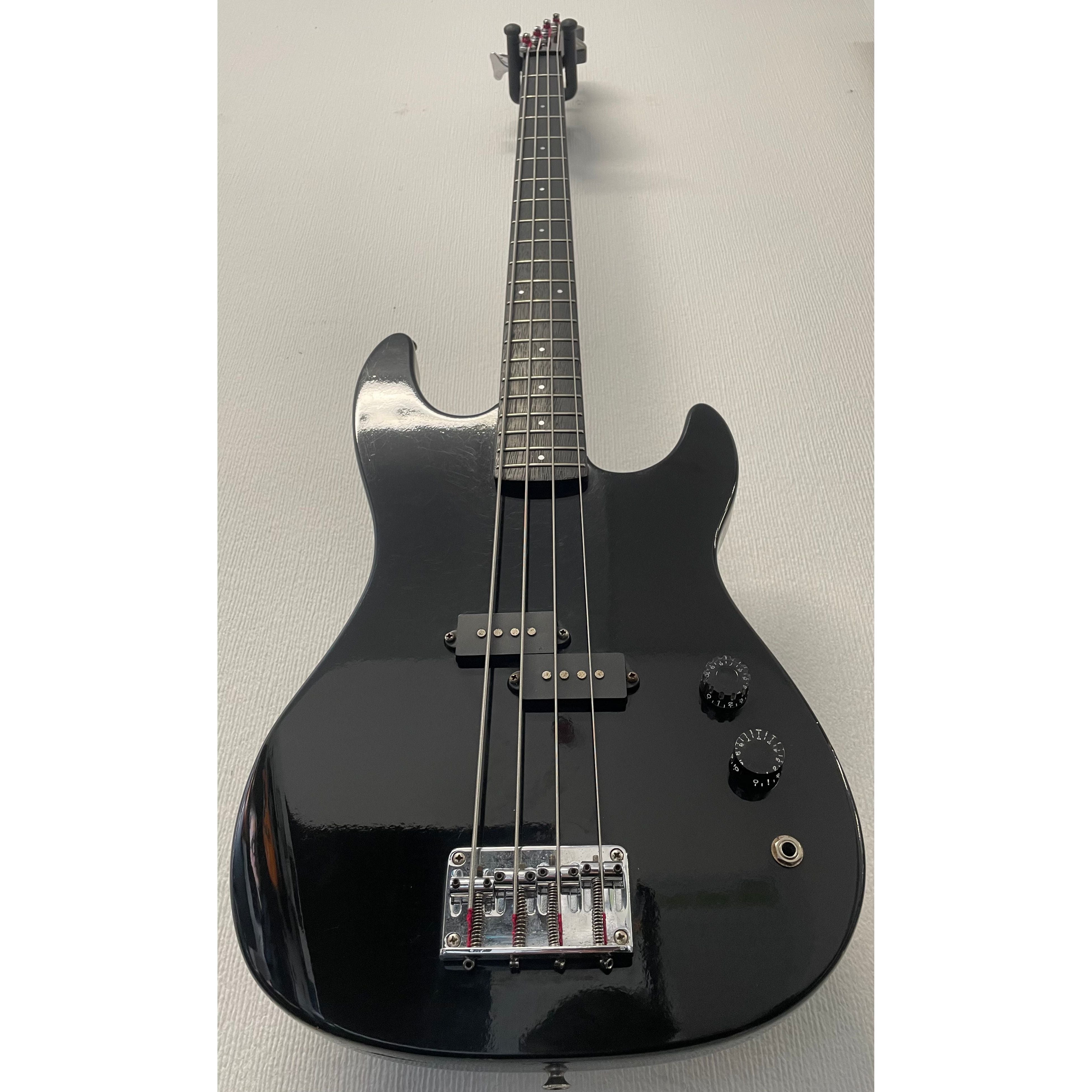 Rockwood by Hohner LX100B Bass Guitar in Black Pre-Owned