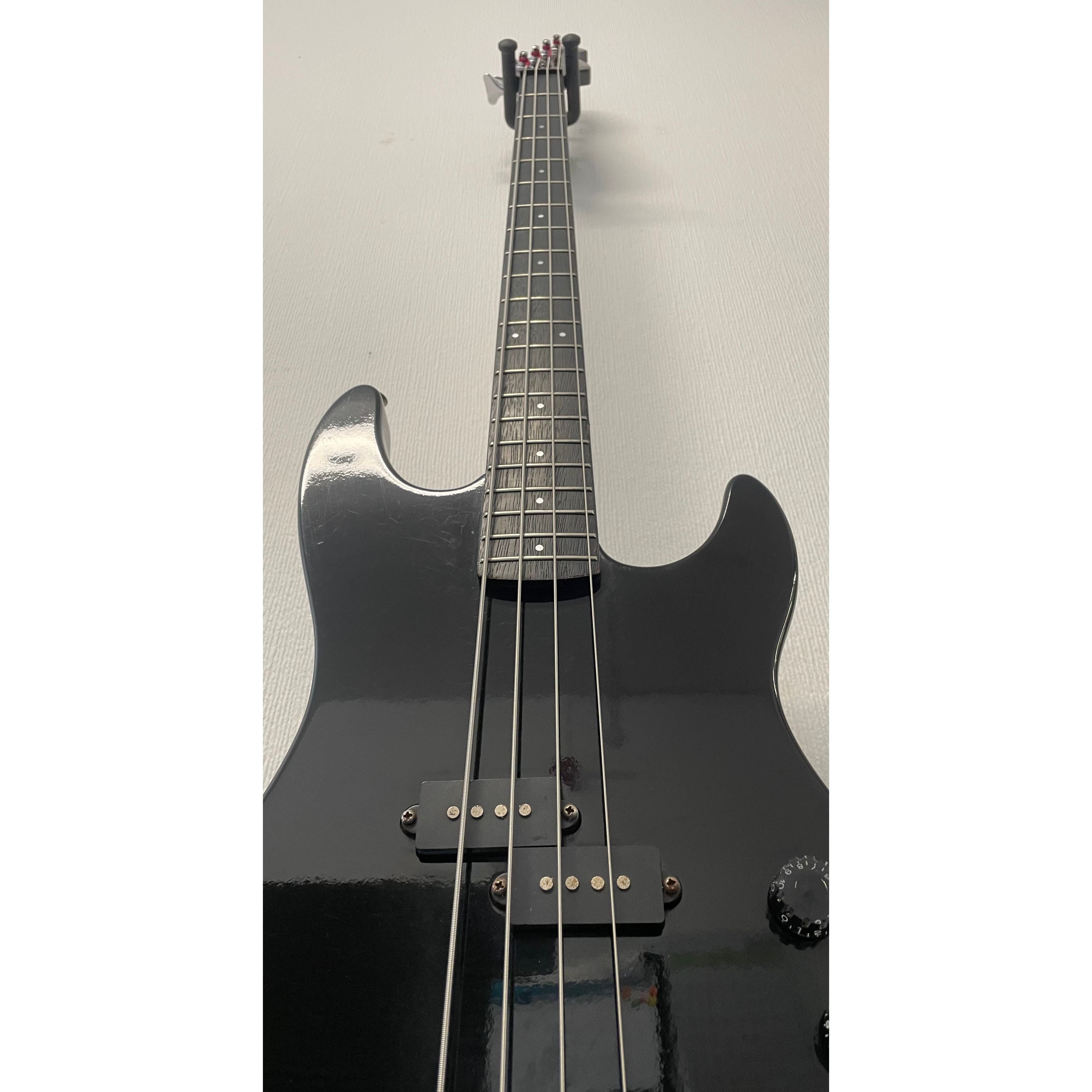 Rockwood by Hohner LX100B Bass Guitar in Black Pre-Owned