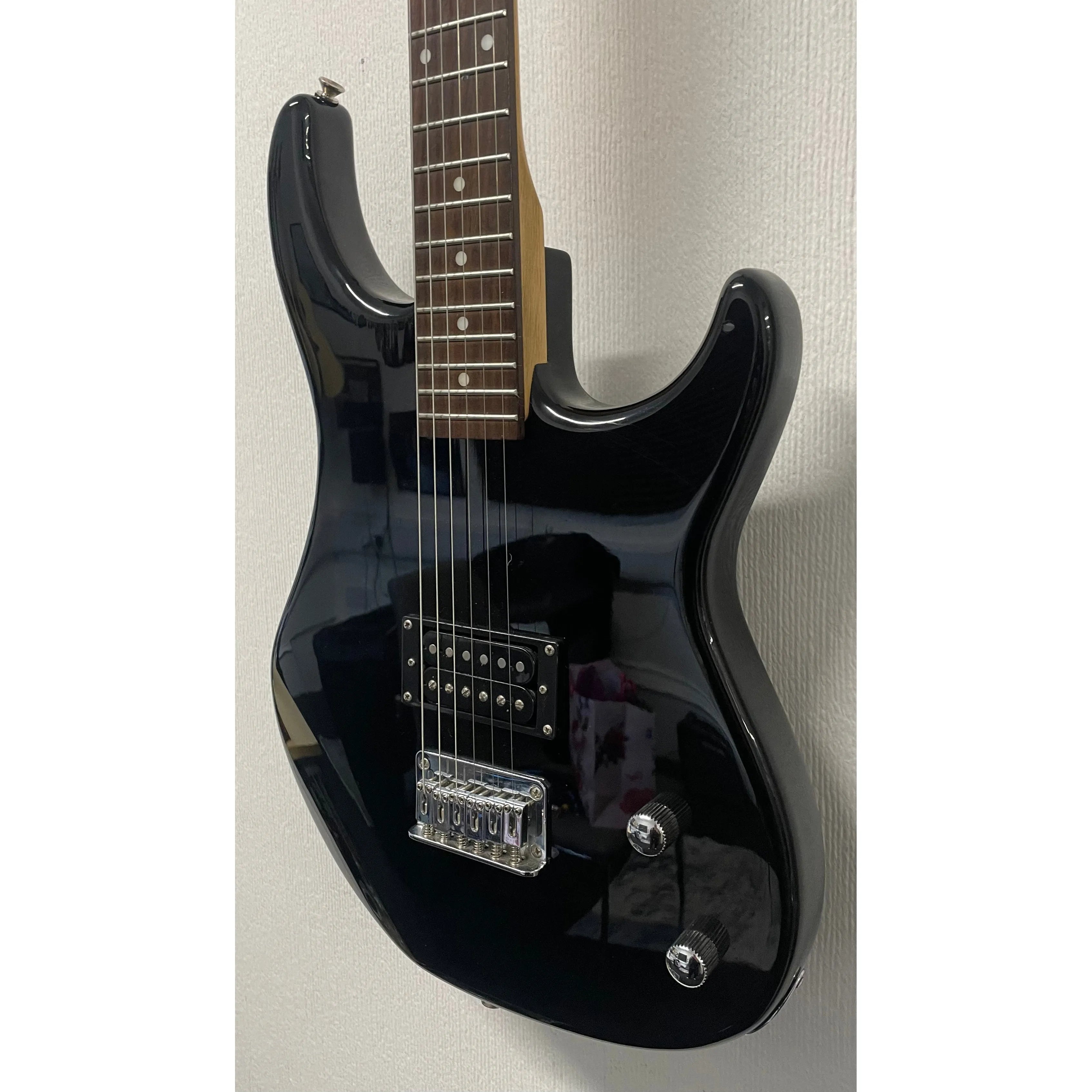 Peavey Rockmaster Electric Guitar in Black Pre-owned