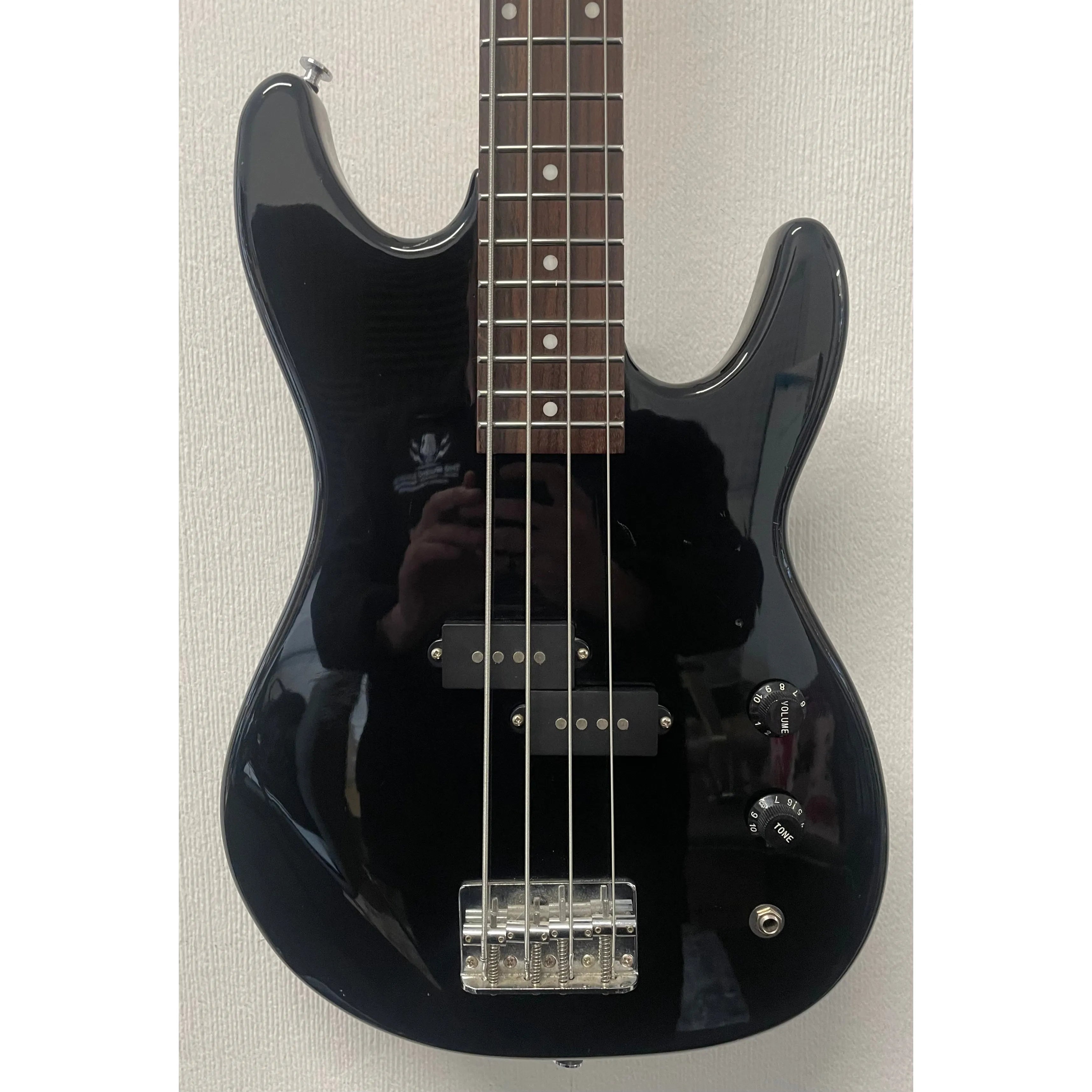 Harley Benton Short Scale Precision Style Bass Guitar in Black Pre-Owned
