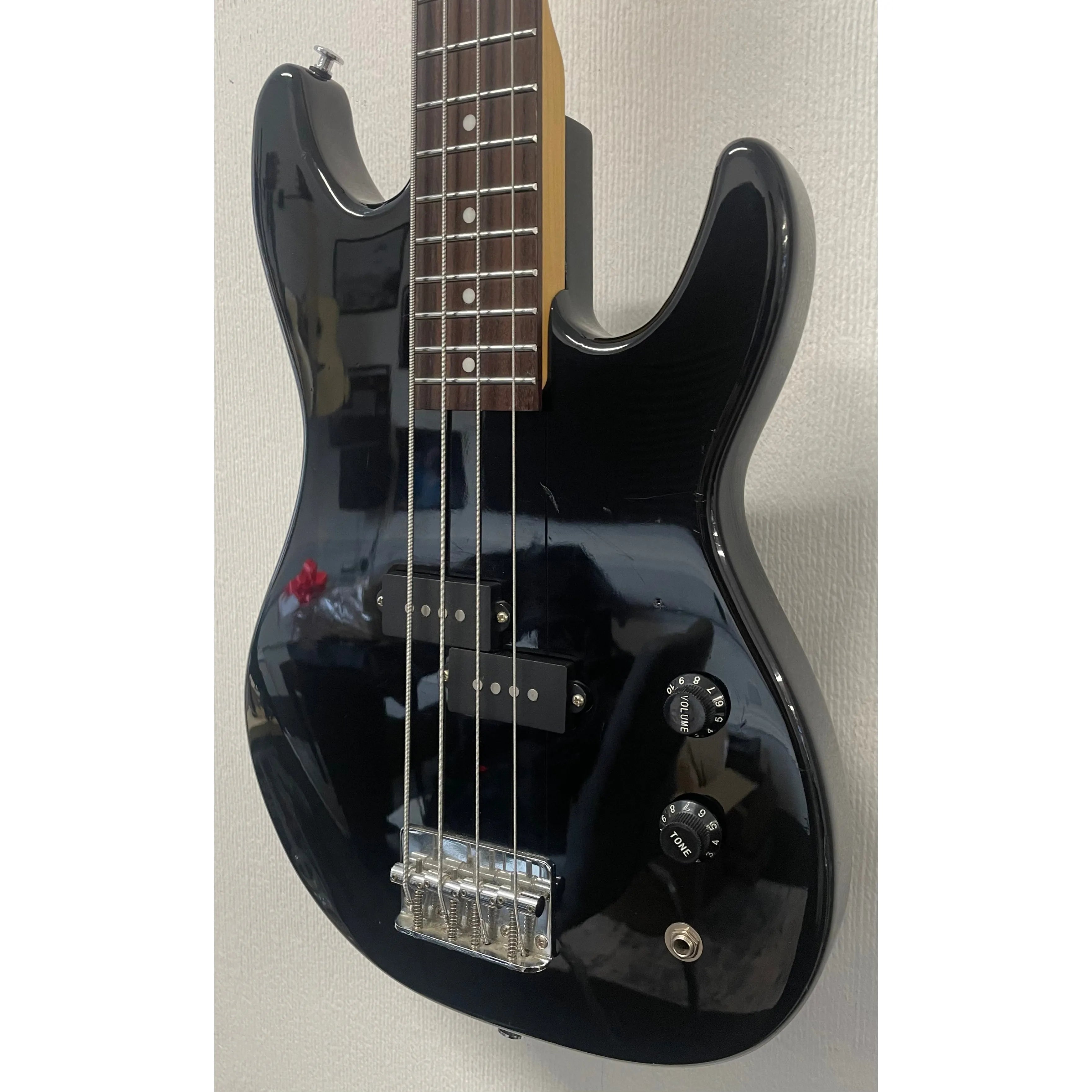 Harley Benton Short Scale Precision Style Bass Guitar in Black Pre-Owned