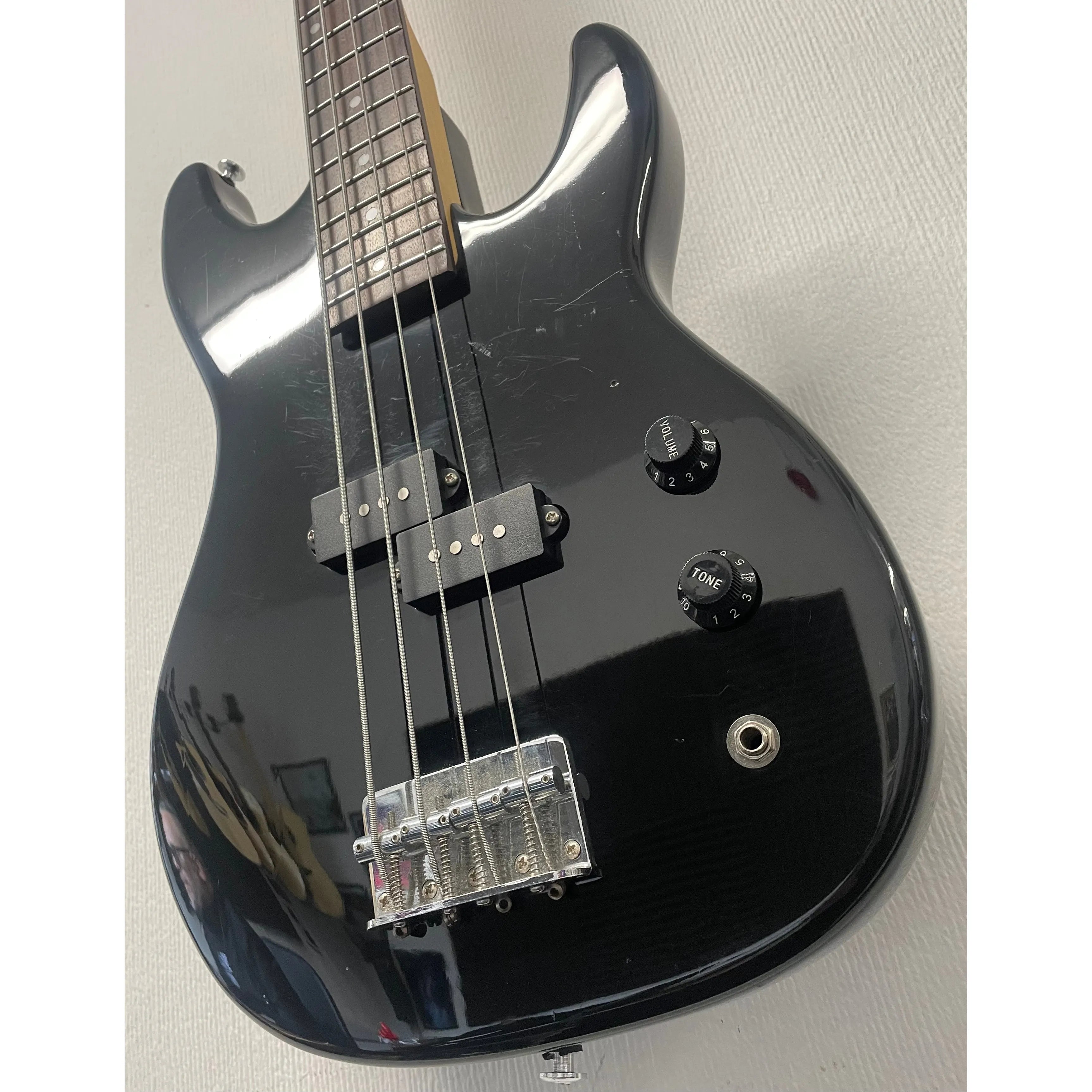 Harley Benton Short Scale Precision Style Bass Guitar in Black Pre-Owned