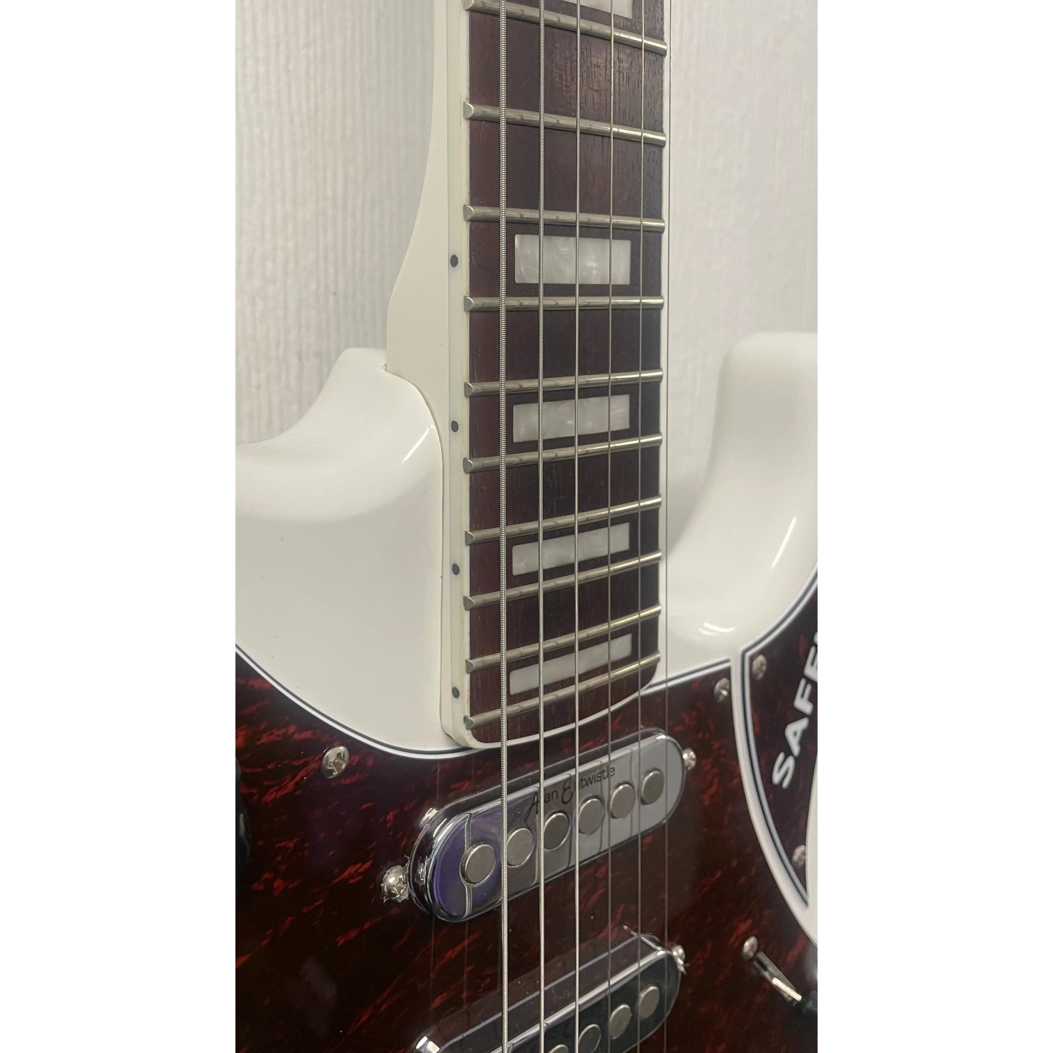 Rapier Saffire Electric Guitar in Vintage White Pre-Owned