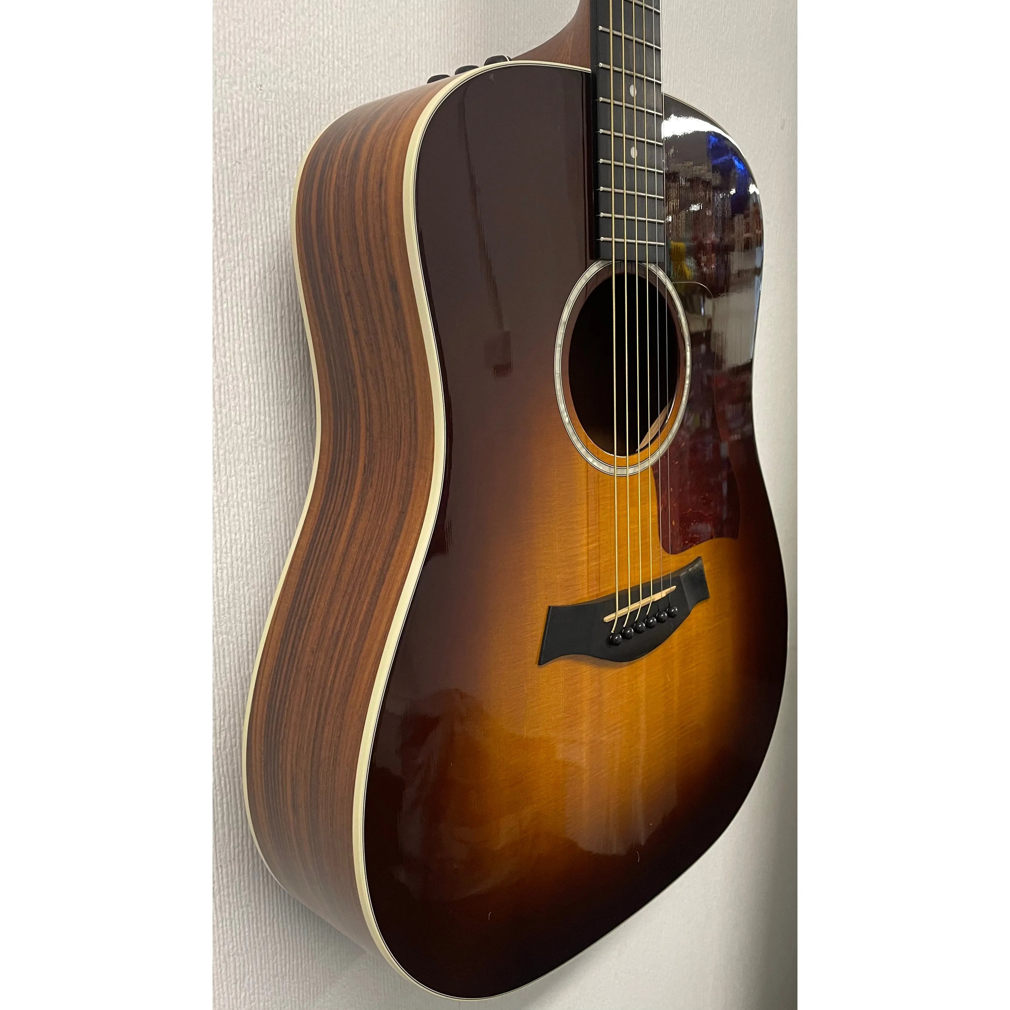 Taylor 210e-SB Deluxe Dreadnought Electro Acoustic in Sunburst with Original Gigbag Pre-Owned