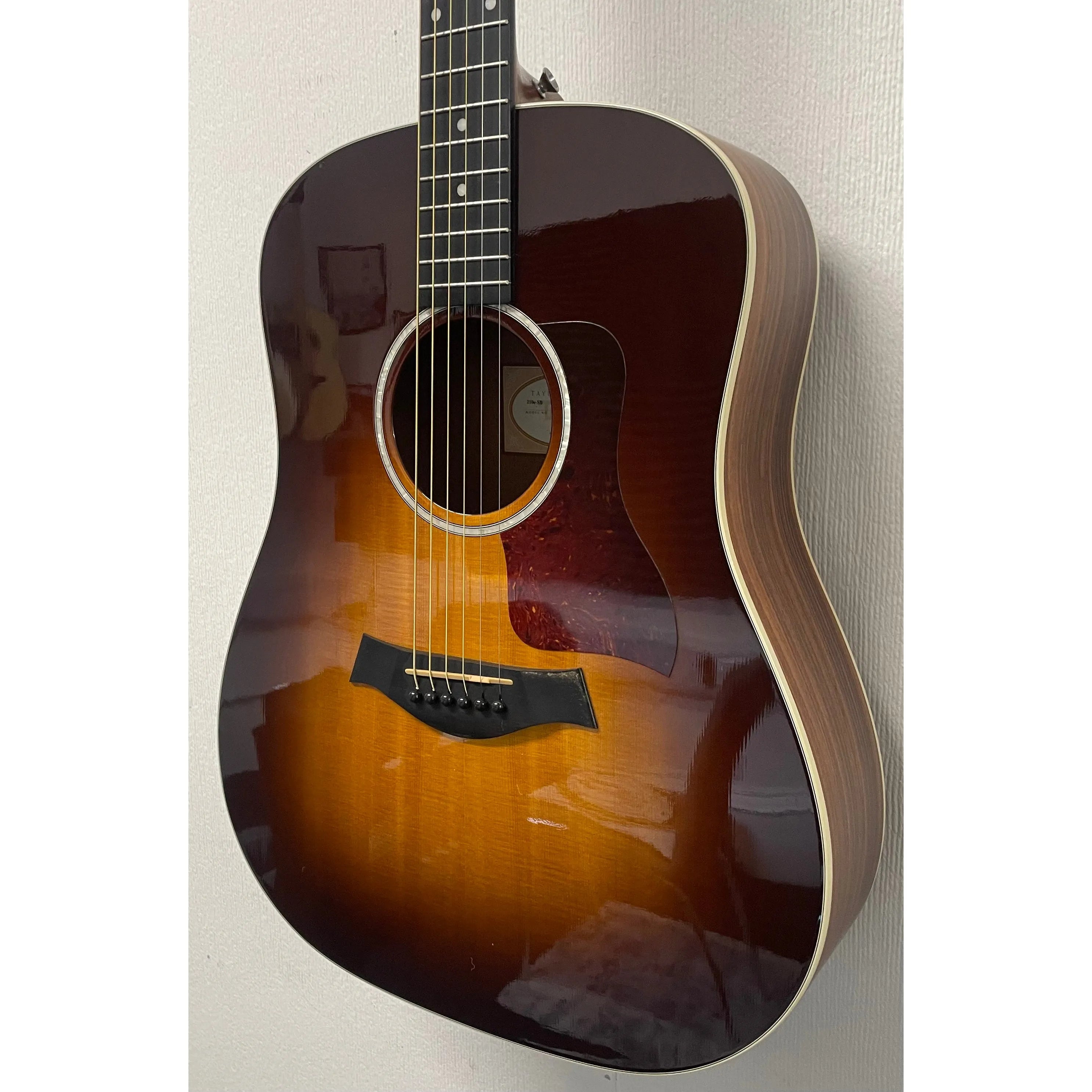Taylor 210e-SB Deluxe Dreadnought Electro Acoustic in Sunburst with Original Gigbag Pre-Owned