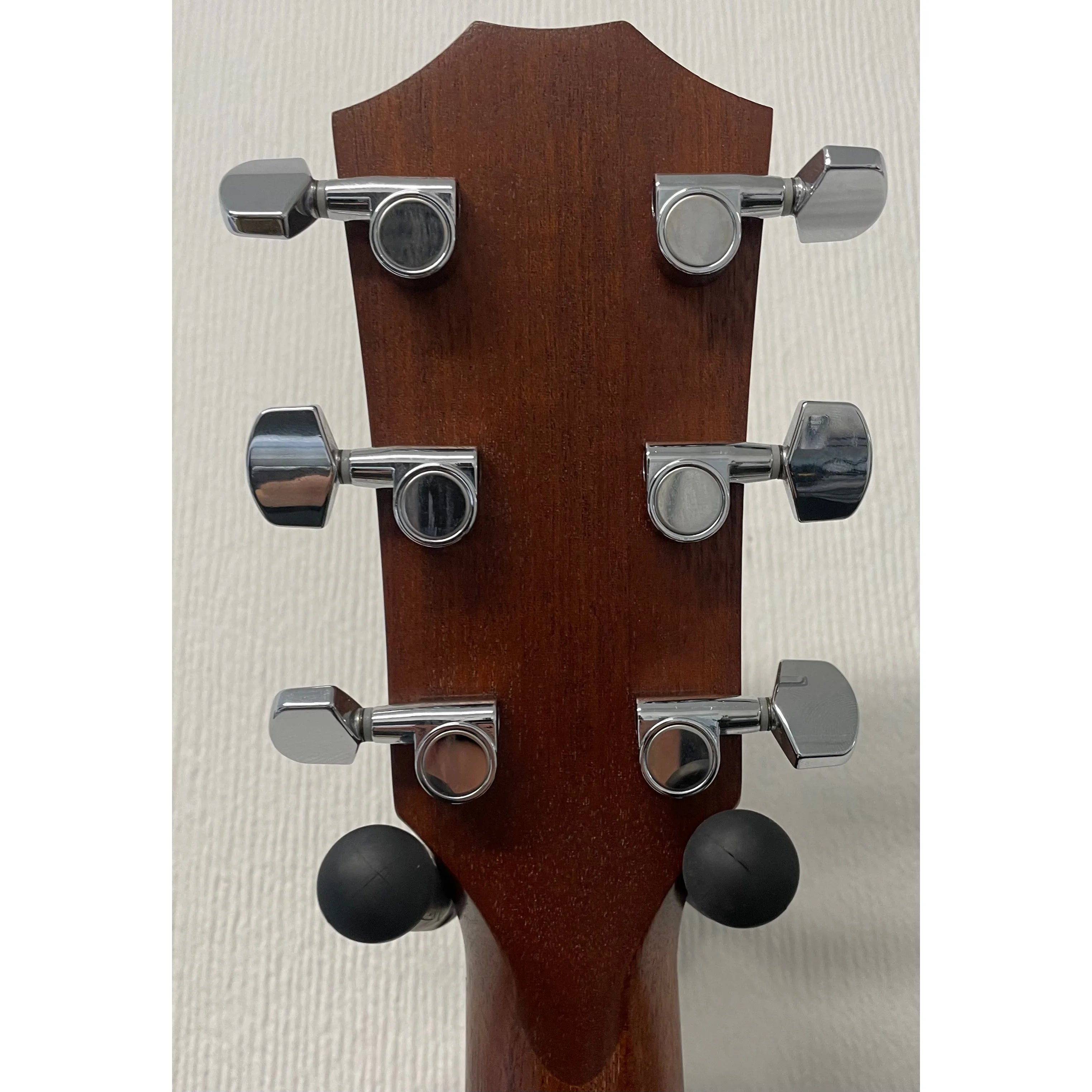 Taylor 210e-SB Deluxe Dreadnought Electro Acoustic in Sunburst with Original Gigbag Pre-Owned