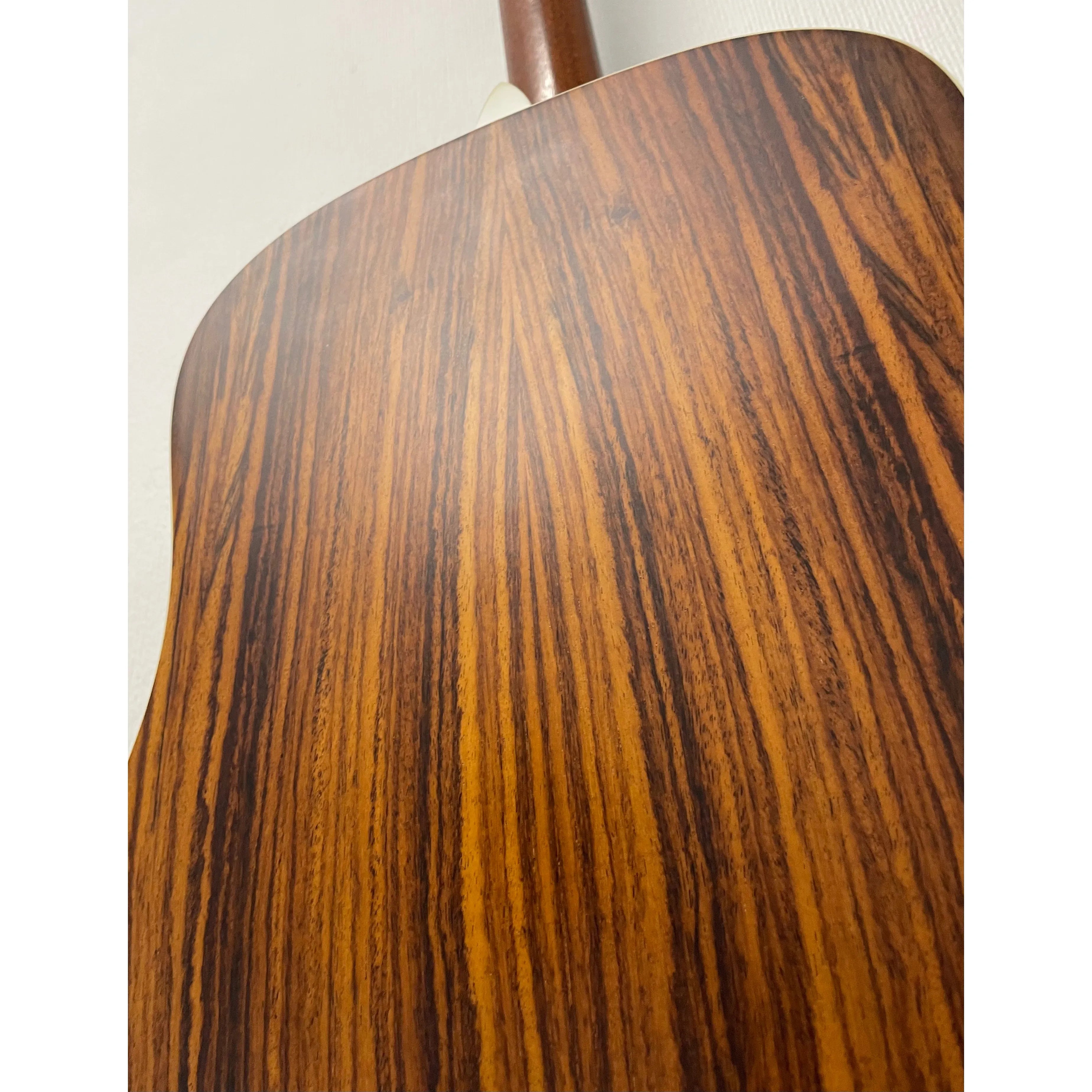 Taylor 210e-SB Deluxe Dreadnought Electro Acoustic in Sunburst with Original Gigbag Pre-Owned