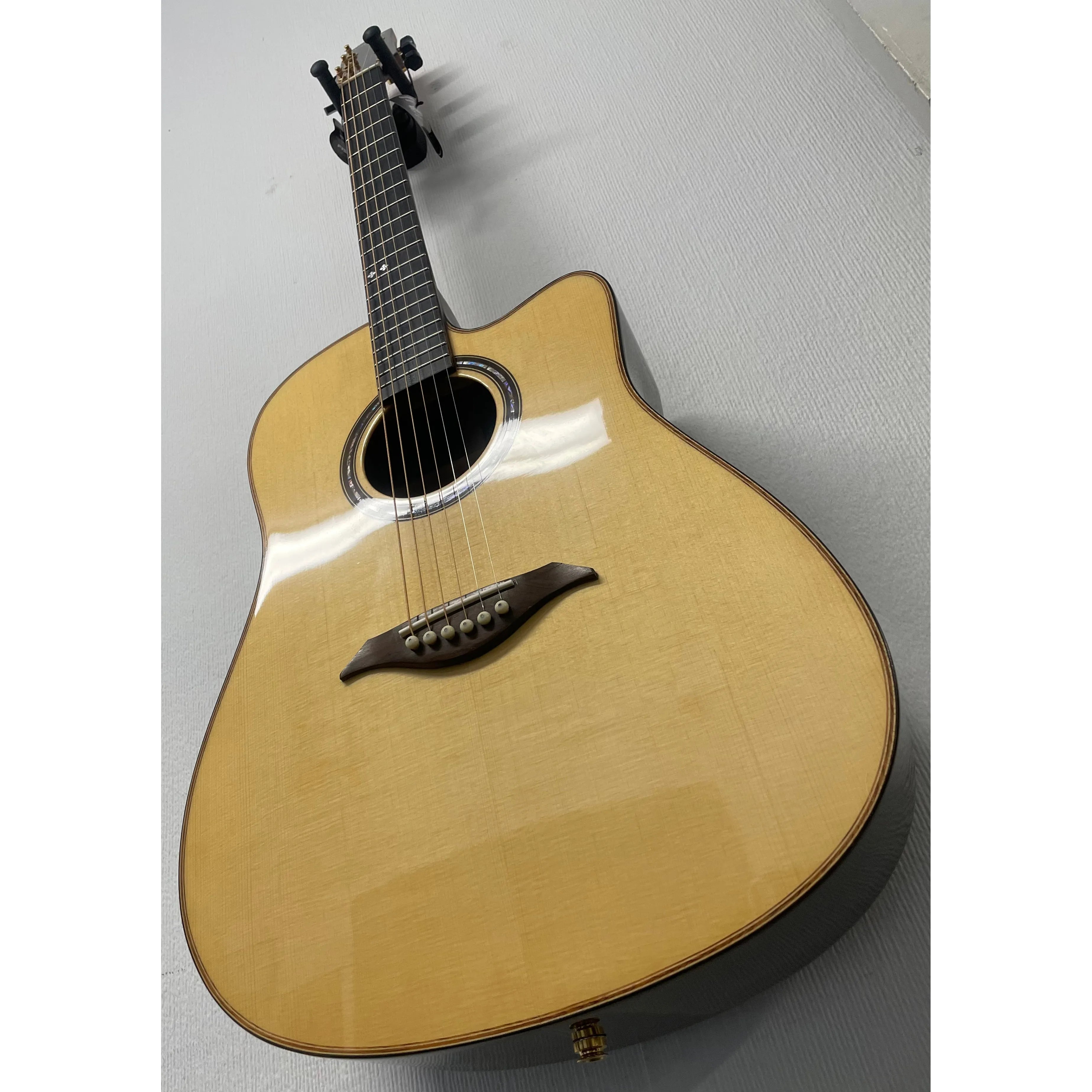 Turner Dreadnought 80CE Electro Acoustic Guitar