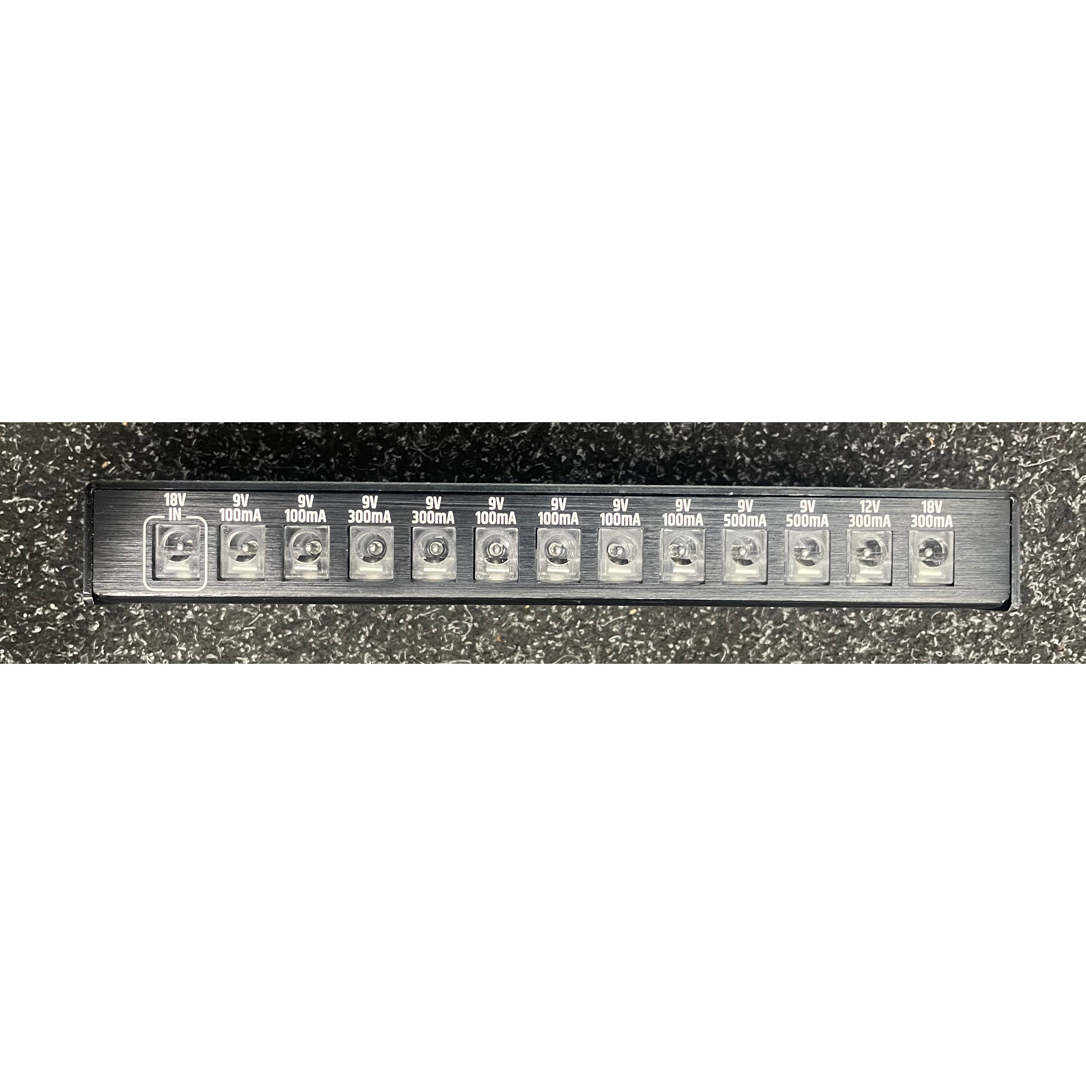 Harley Benton Spaceship 80 Pedalboard & Lekato CP-206 Isolated Power Supply Pre-Owned