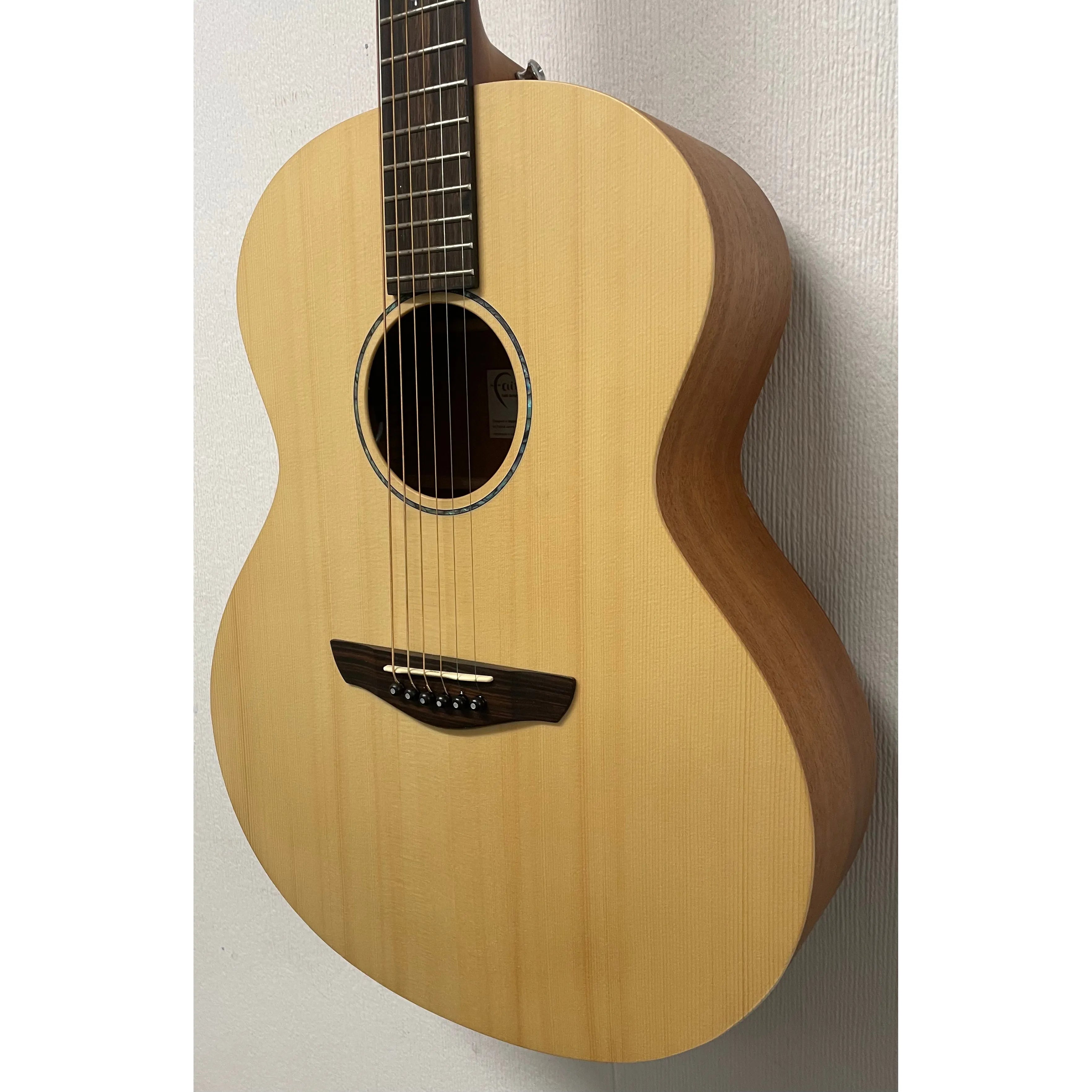 Faith Naked Neptune Electro Acoustic Guitar with Gigbag B STOCK