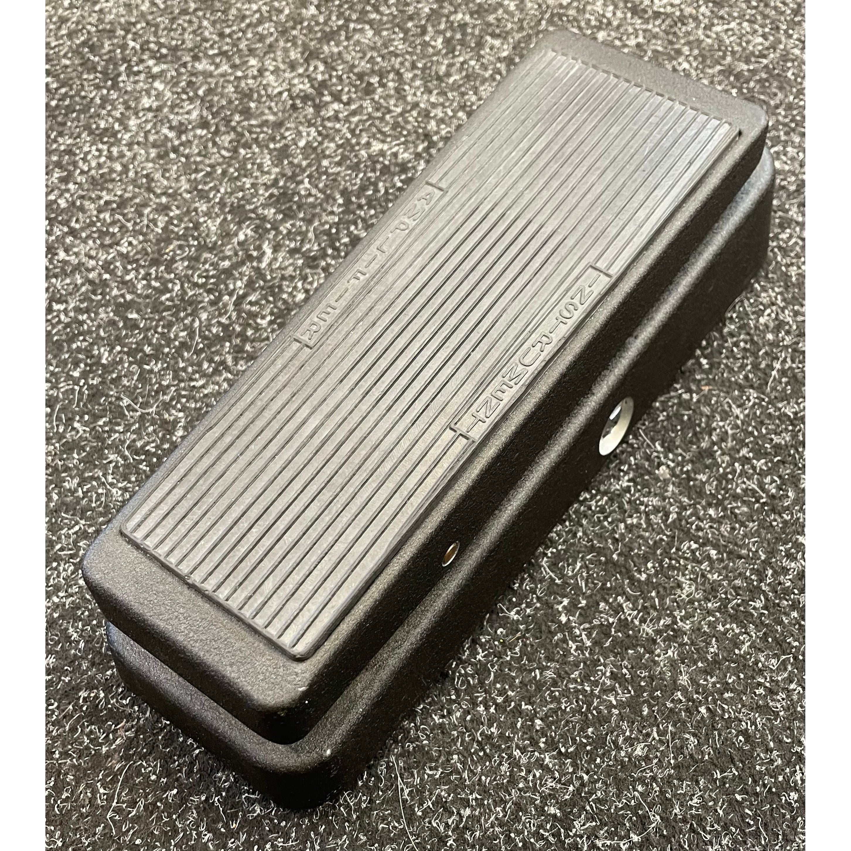 Jim Dunlop Original Crybaby Wah GCB-95 Effects Pedal for Electric Guitar Pre-Owned