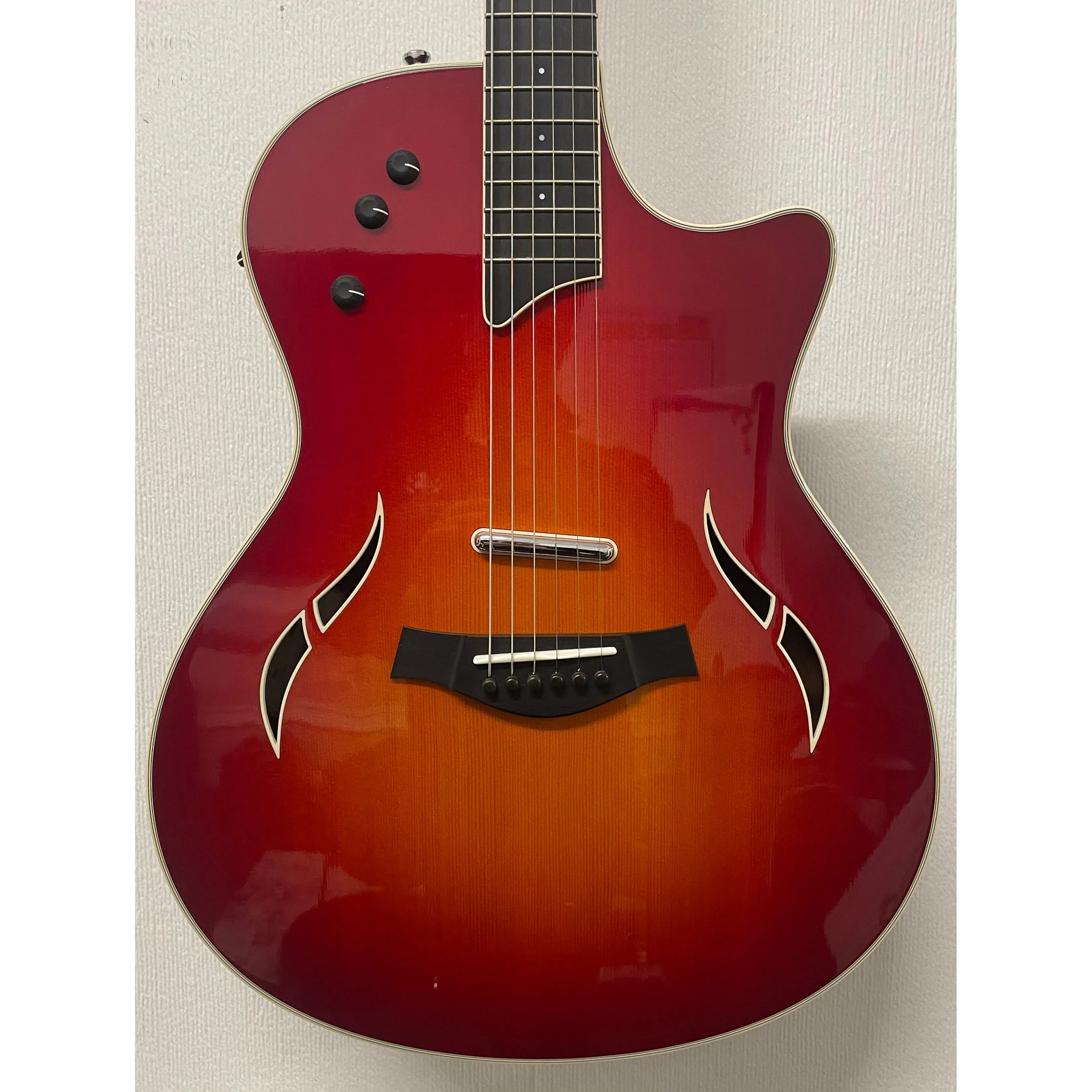 Taylor T5-S Standard Cherry Sunburst Hybrid Guitar with Original Hardcase Pre-Owned