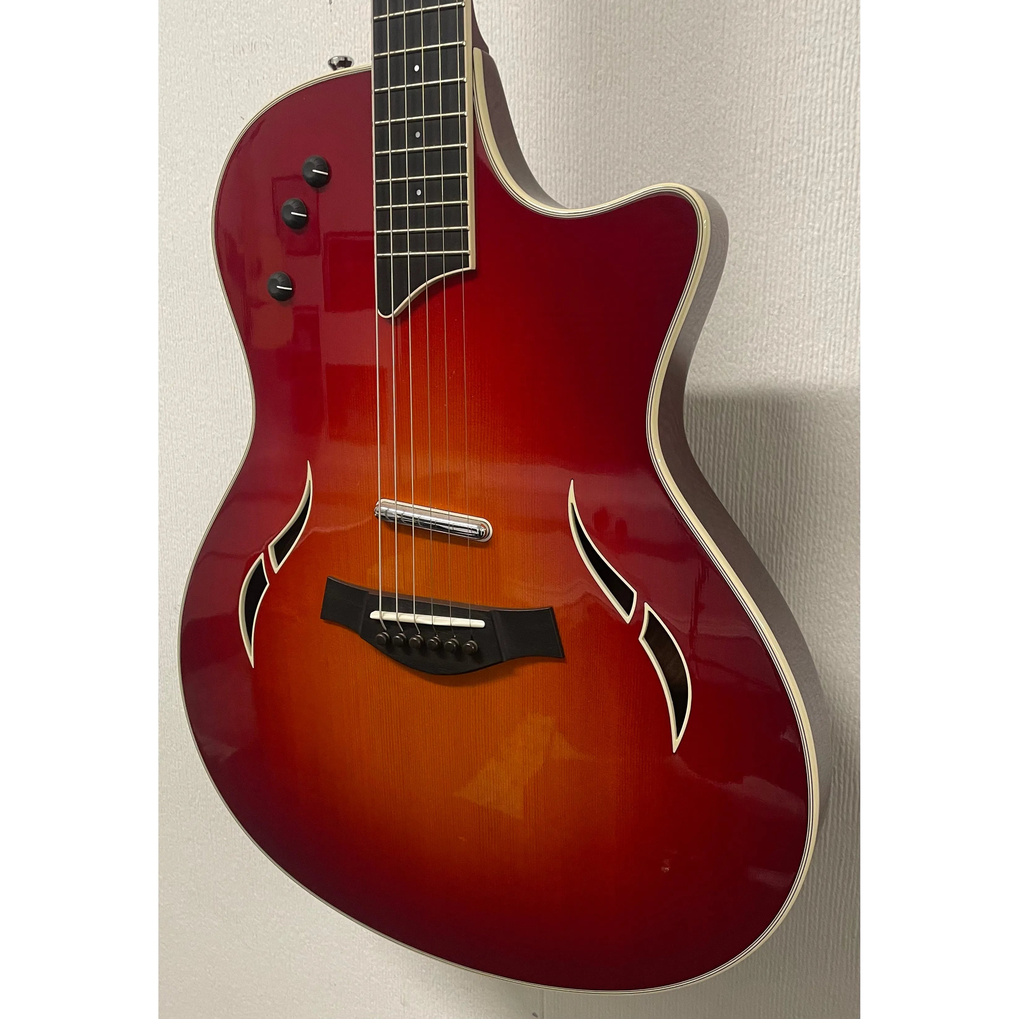 Taylor T5-S Standard Cherry Sunburst Hybrid Guitar with Original Hardcase Pre-Owned