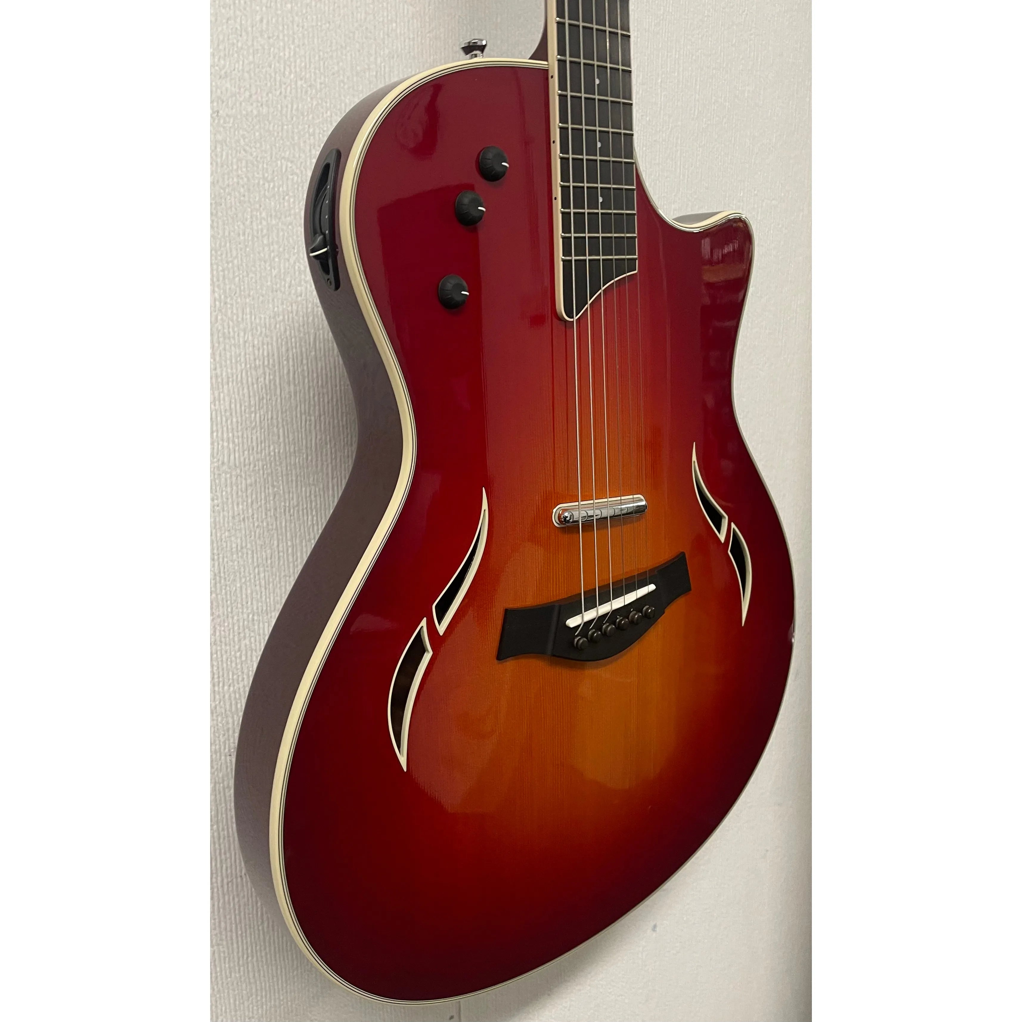 Taylor T5-S Standard Cherry Sunburst Hybrid Guitar with Original Hardcase Pre-Owned