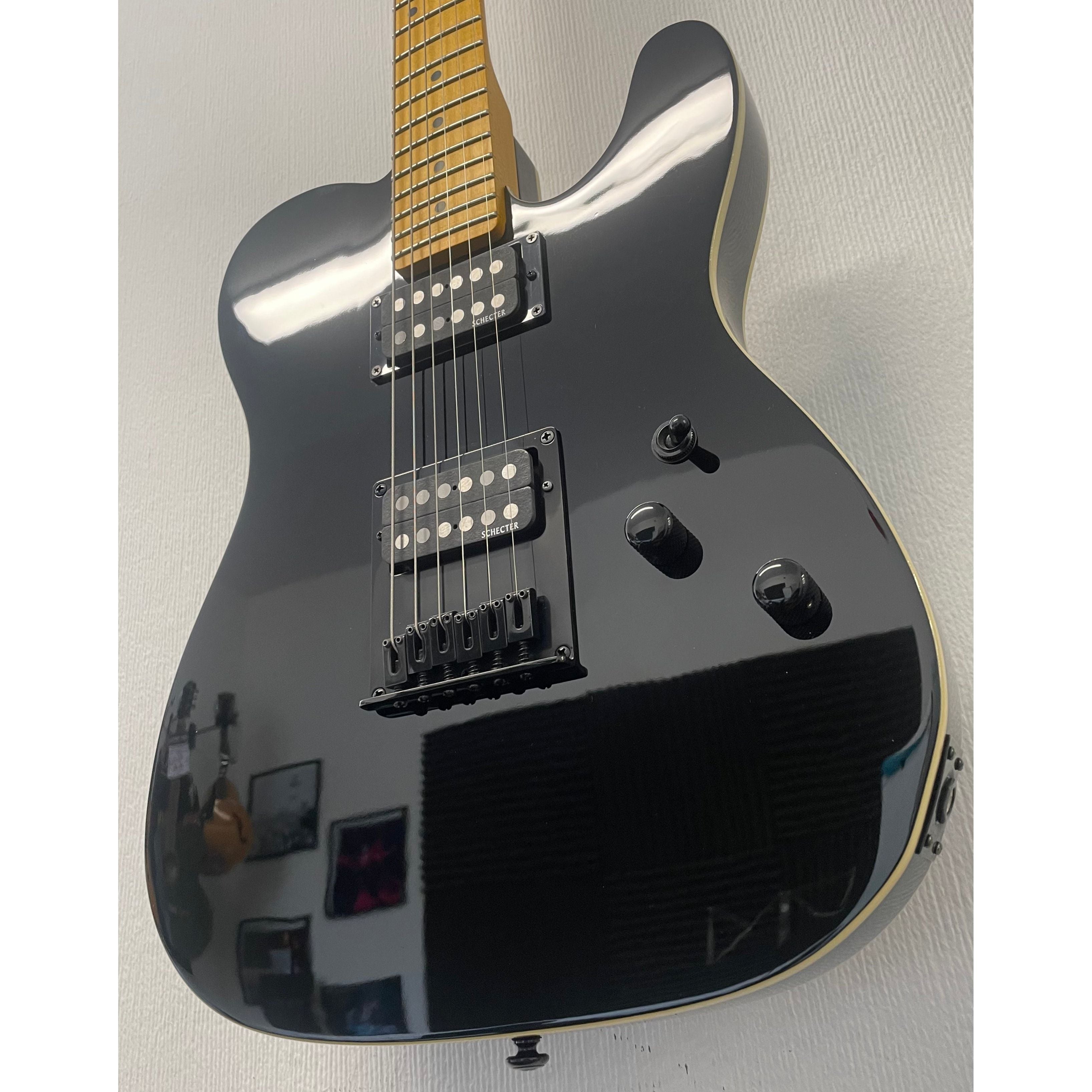 Schecter Diamond Series PT-MM Electric Guitar in Gloss Black with Hardcase Pre-Owned