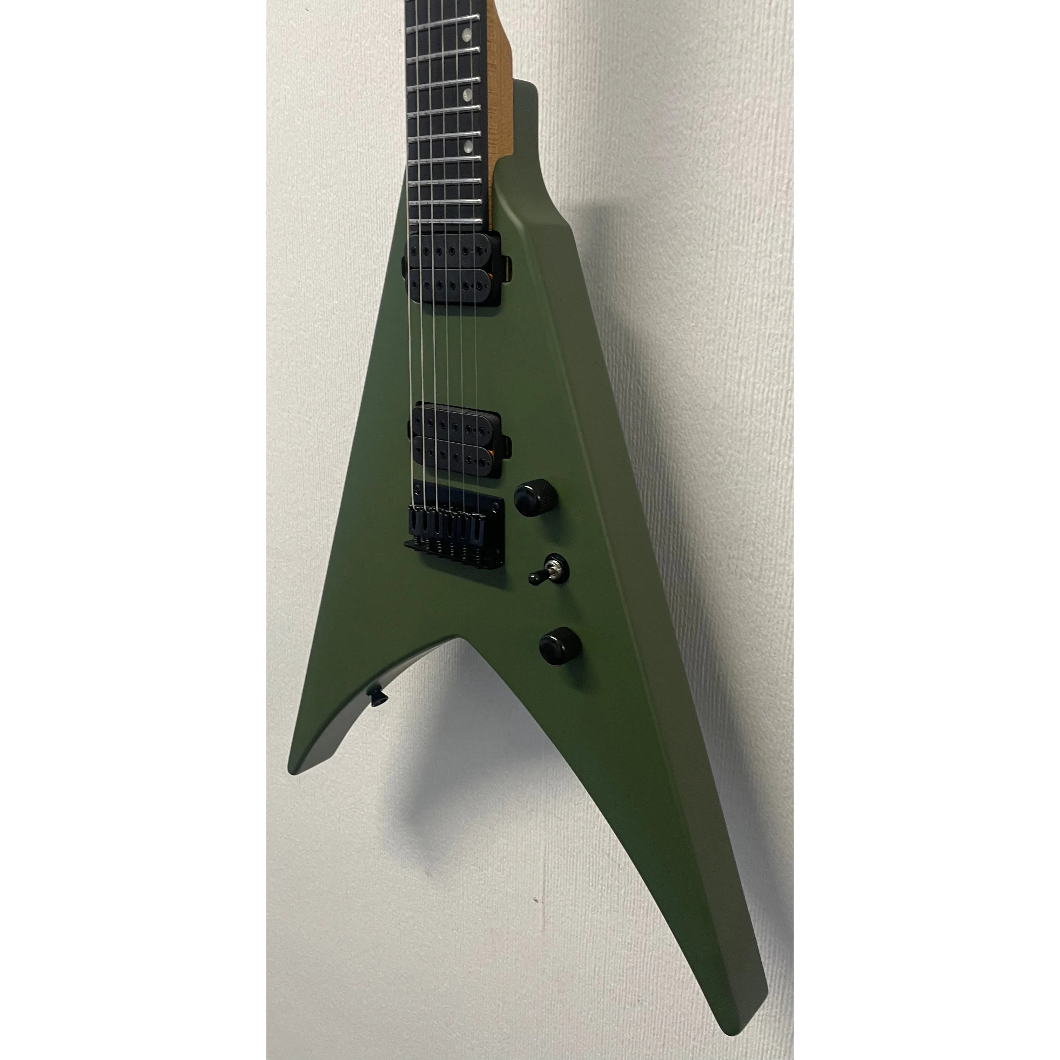 Spira Guitars Flying V Electric Guitar V-400 MGR Satin Dark Green Pre-Owned