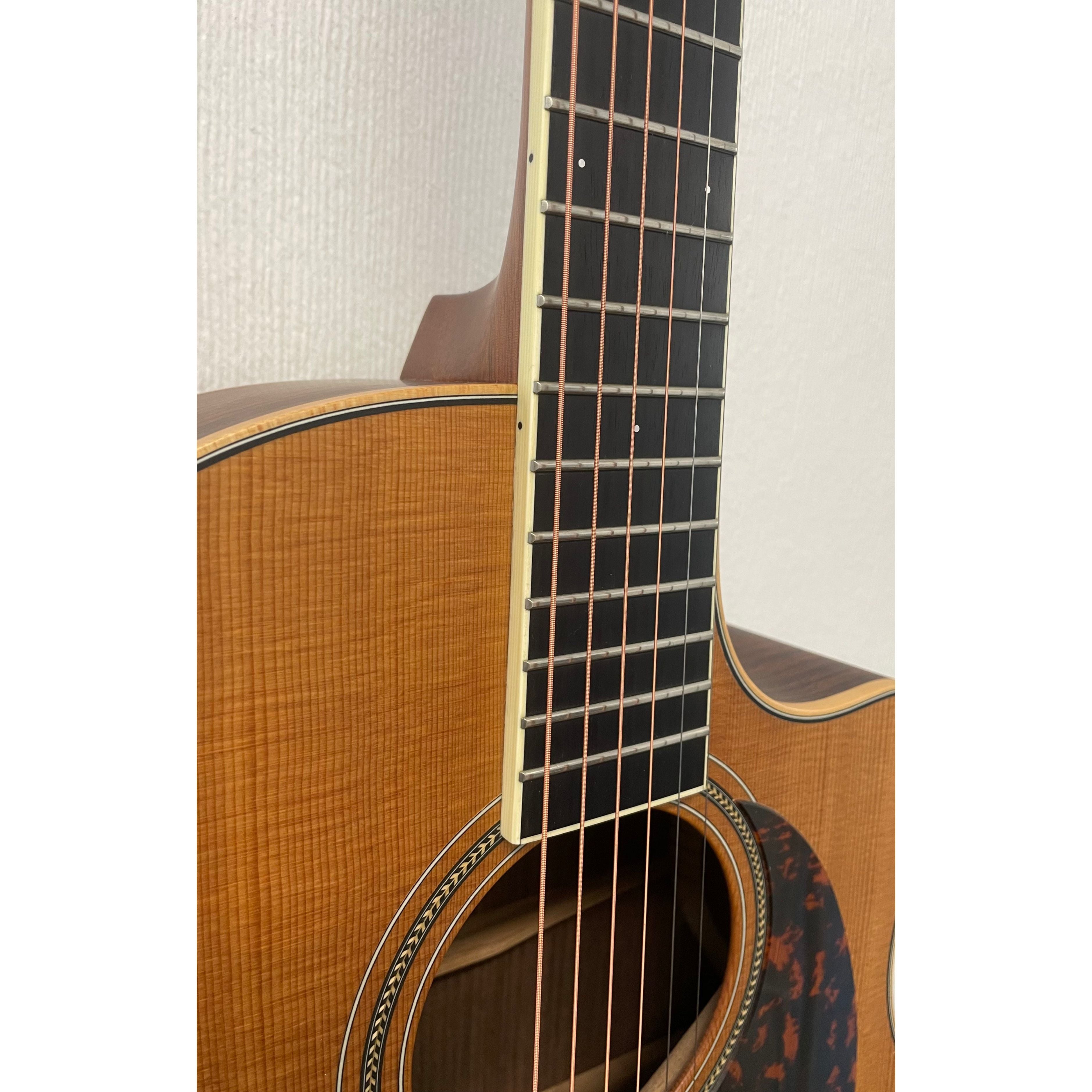 L'Arrivee LV03RE Grand Auditorium Electro Acoustic Guitar with Hardcase Pre-Owned