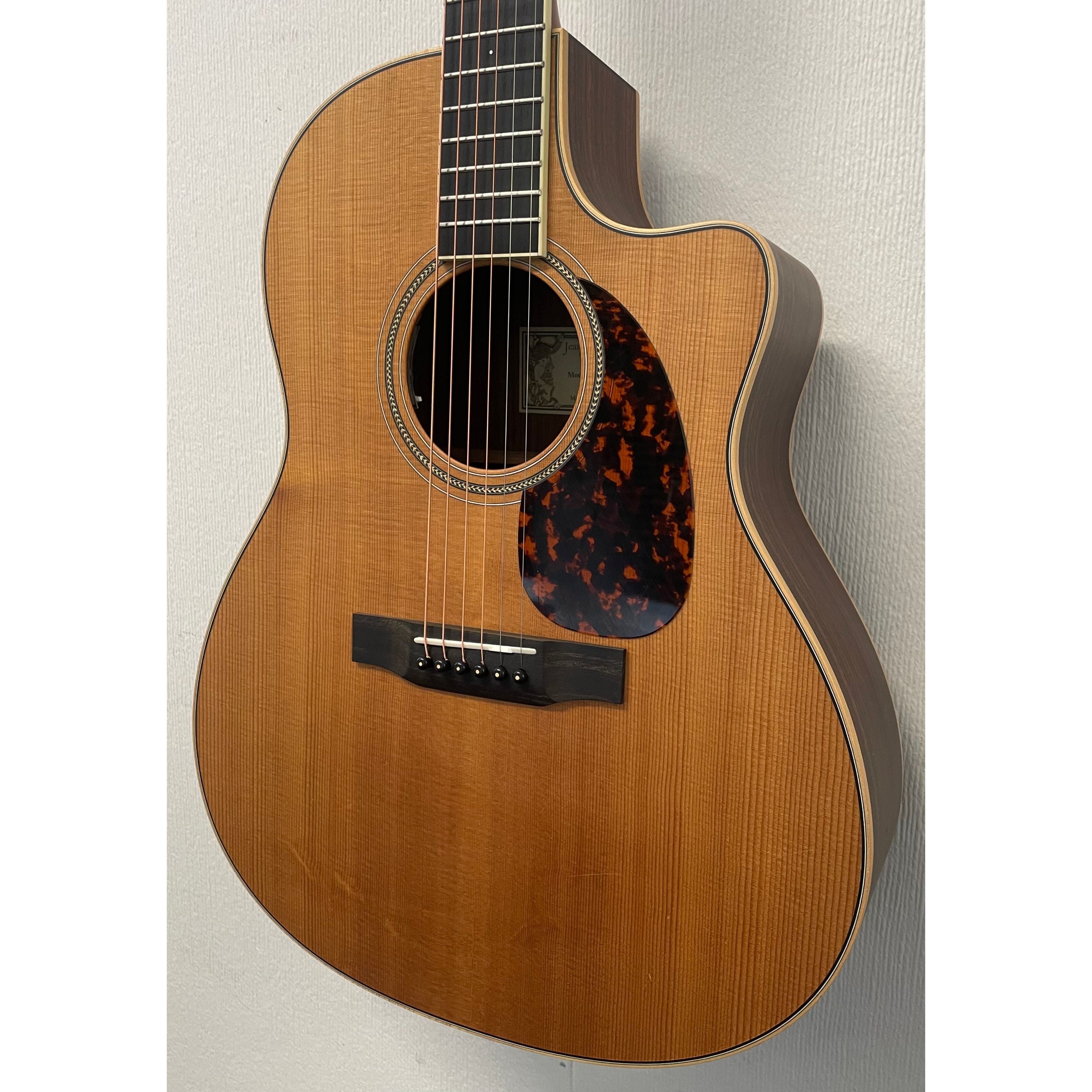 L'Arrivee LV03RE Grand Auditorium Electro Acoustic Guitar with Hardcase Pre-Owned