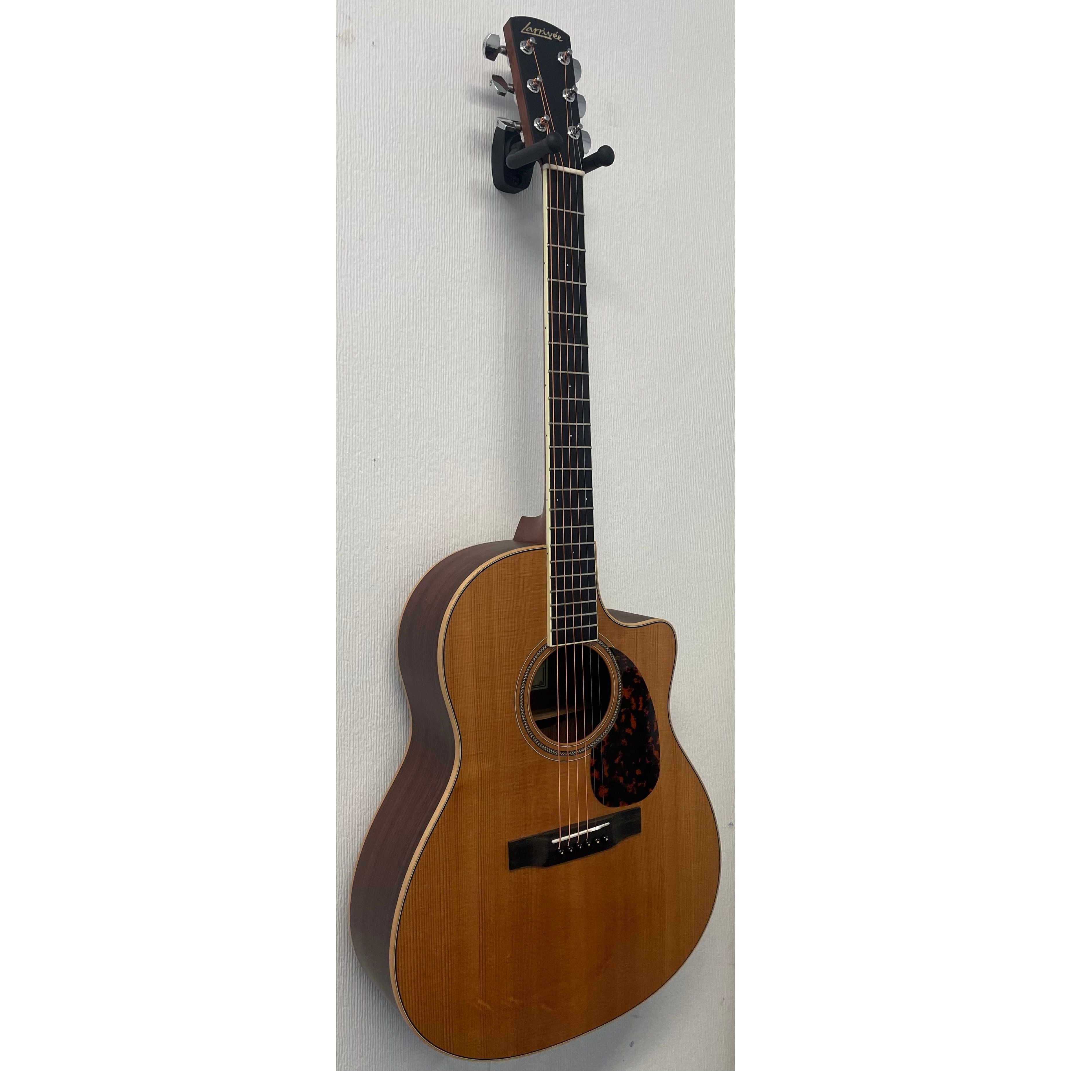 L'Arrivee LV03RE Grand Auditorium Electro Acoustic Guitar with Hardcase Pre-Owned