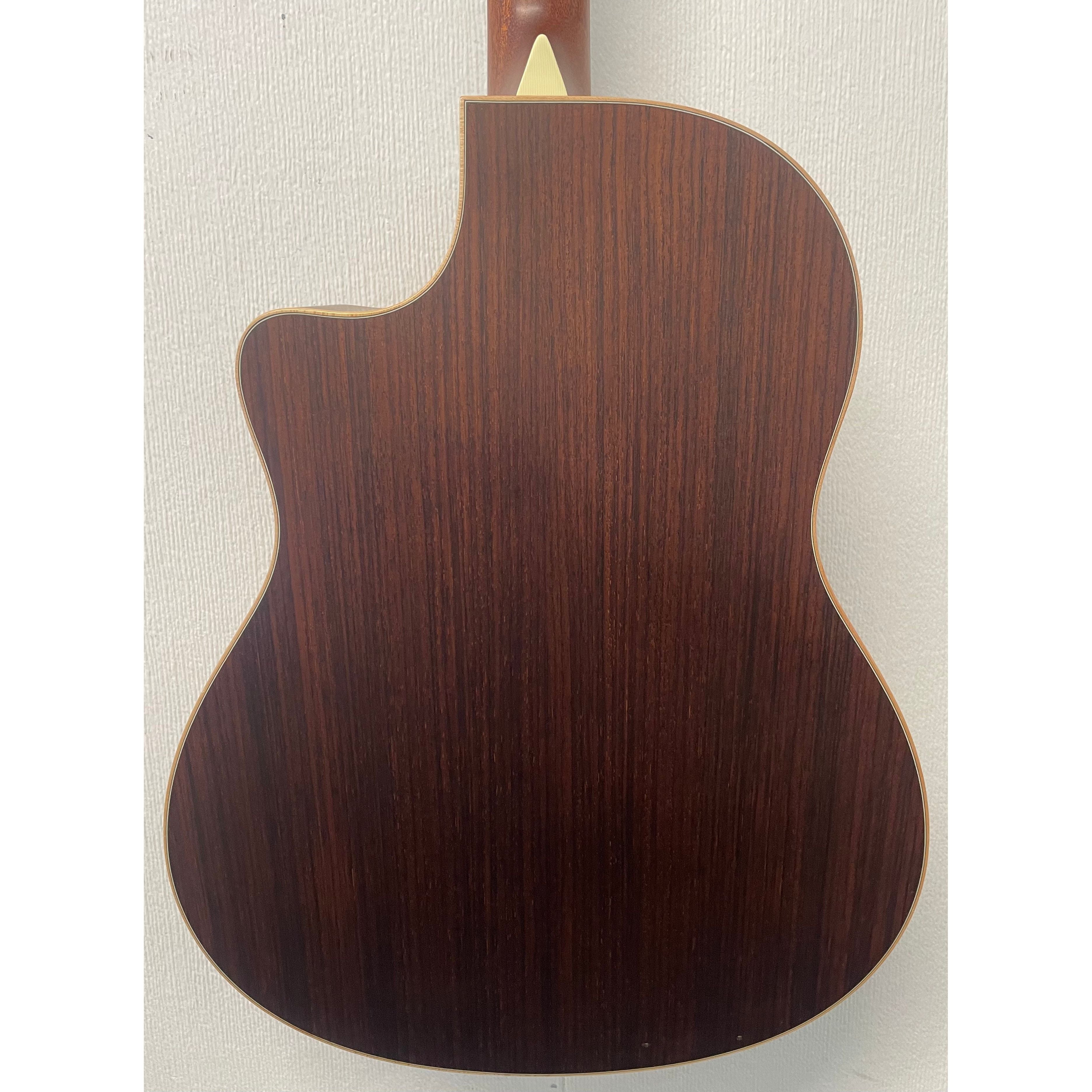 L'Arrivee LV03RE Grand Auditorium Electro Acoustic Guitar with Hardcase Pre-Owned