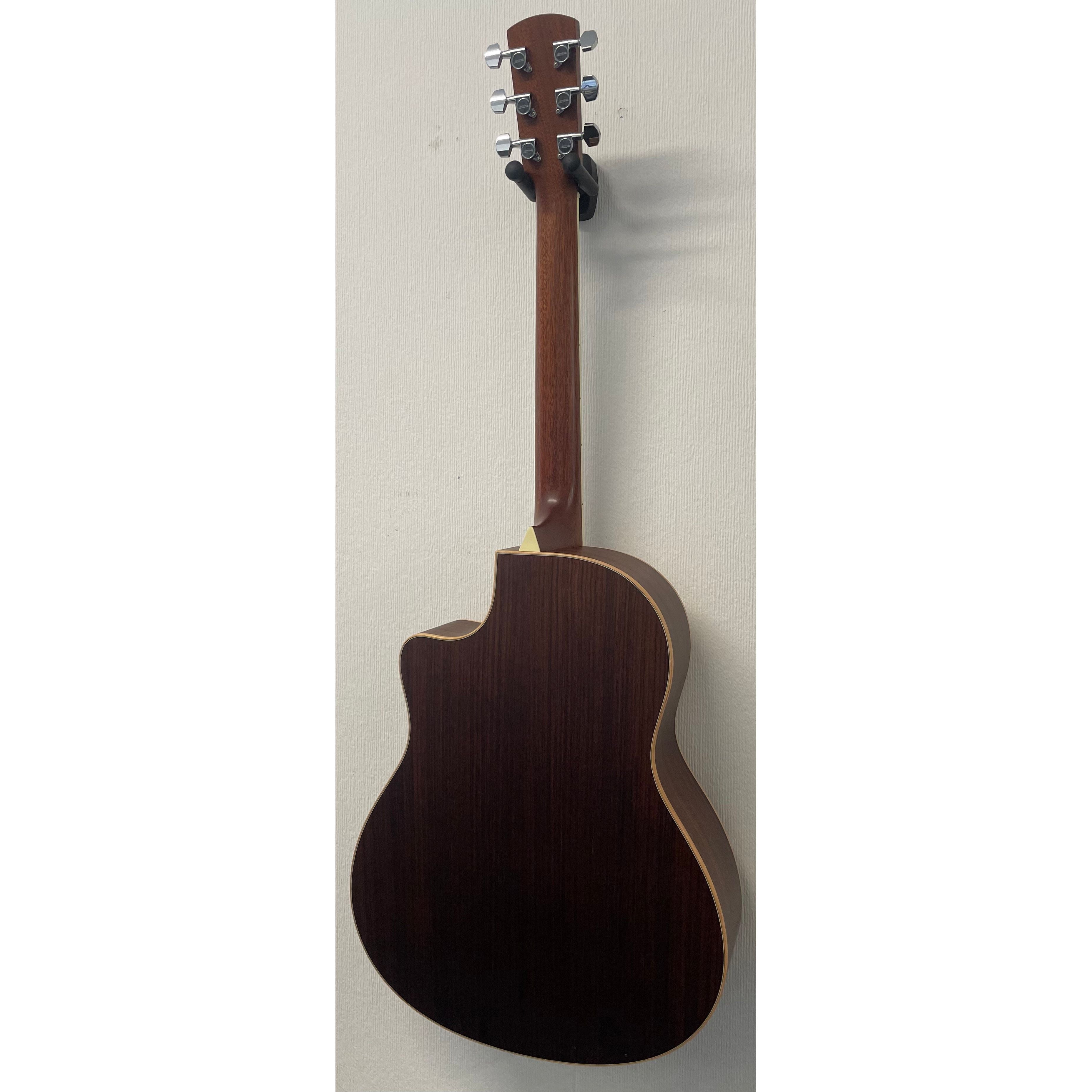 L'Arrivee LV03RE Grand Auditorium Electro Acoustic Guitar with Hardcase Pre-Owned
