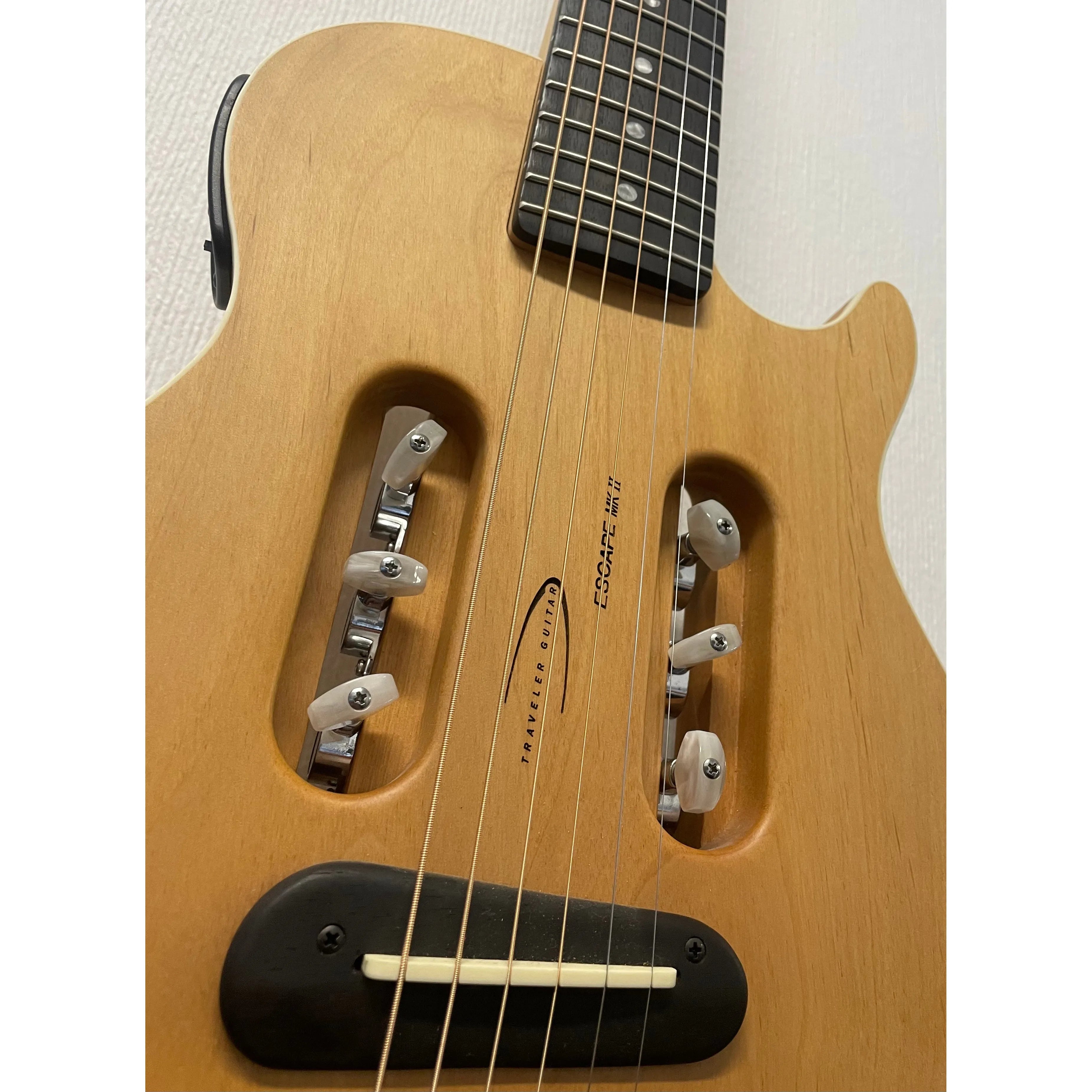 Traveller Guitar Escape Mark II Spruce with Original Gigbag Pre-Owned