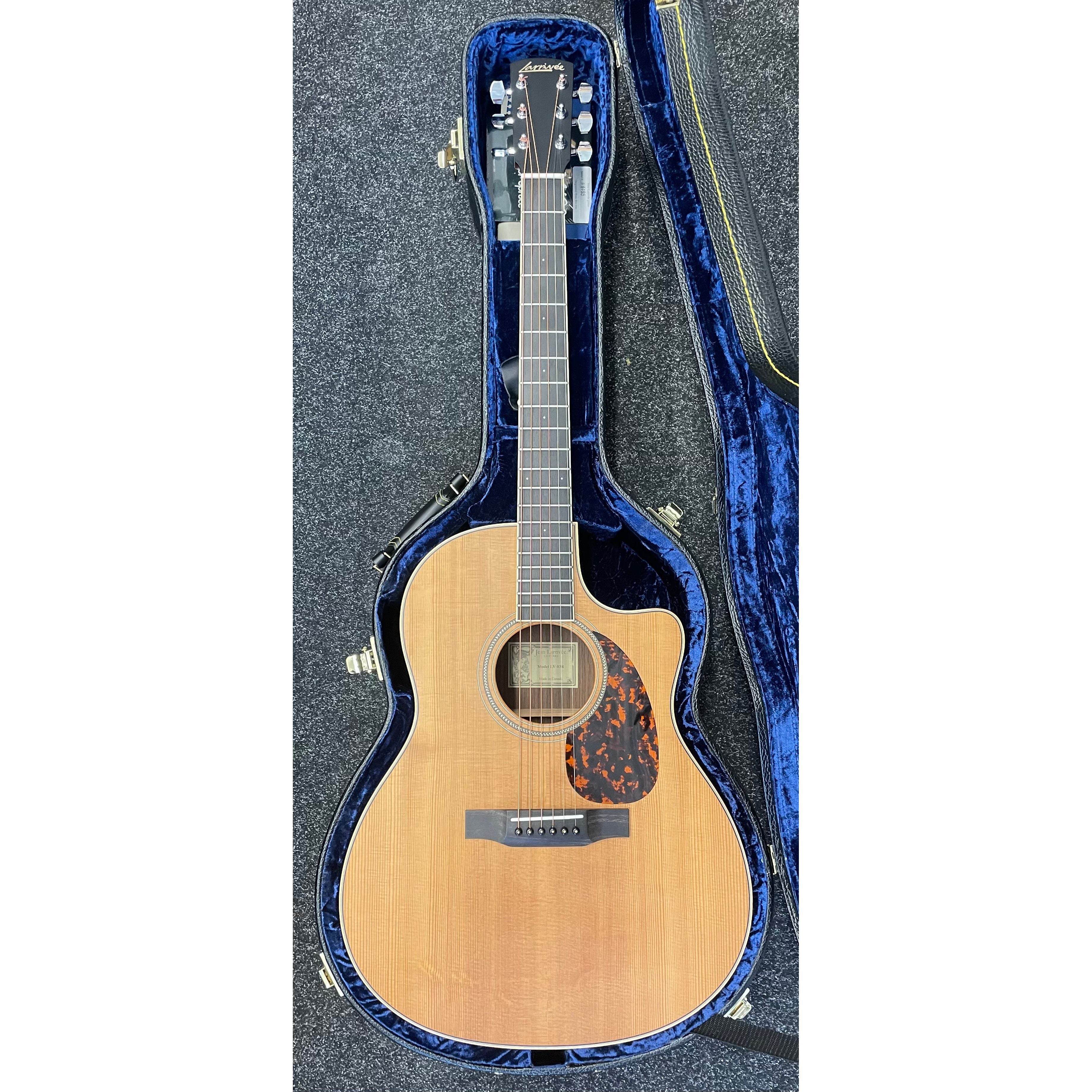 L'Arrivee LV03RE Grand Auditorium Electro Acoustic Guitar with Hardcase Pre-Owned