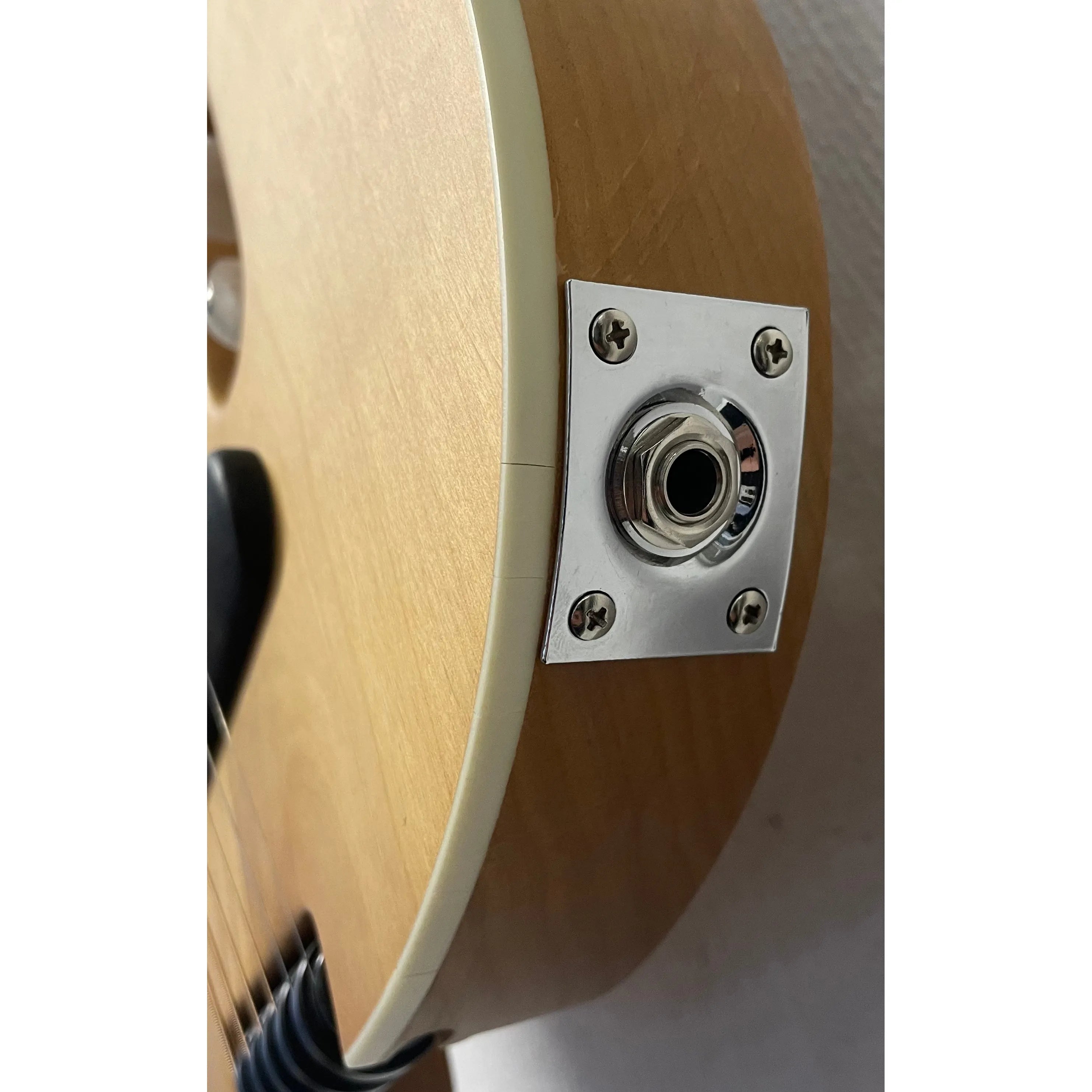 Traveller Guitar Escape Mark II Spruce with Original Gigbag Pre-Owned