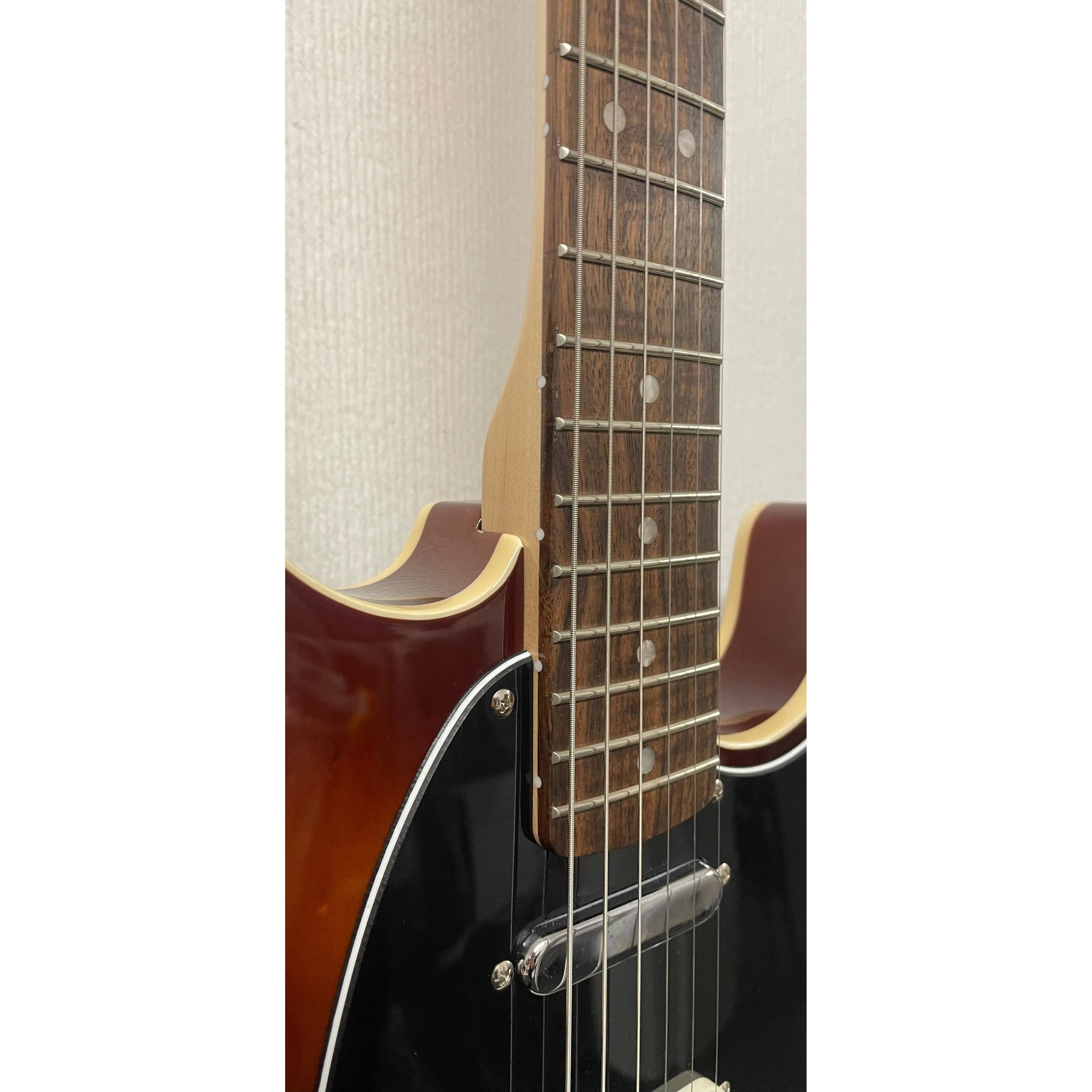 Squier Paranormal Custom Nashville Stratocaster in Chocolate Sunburst Pre-Owned