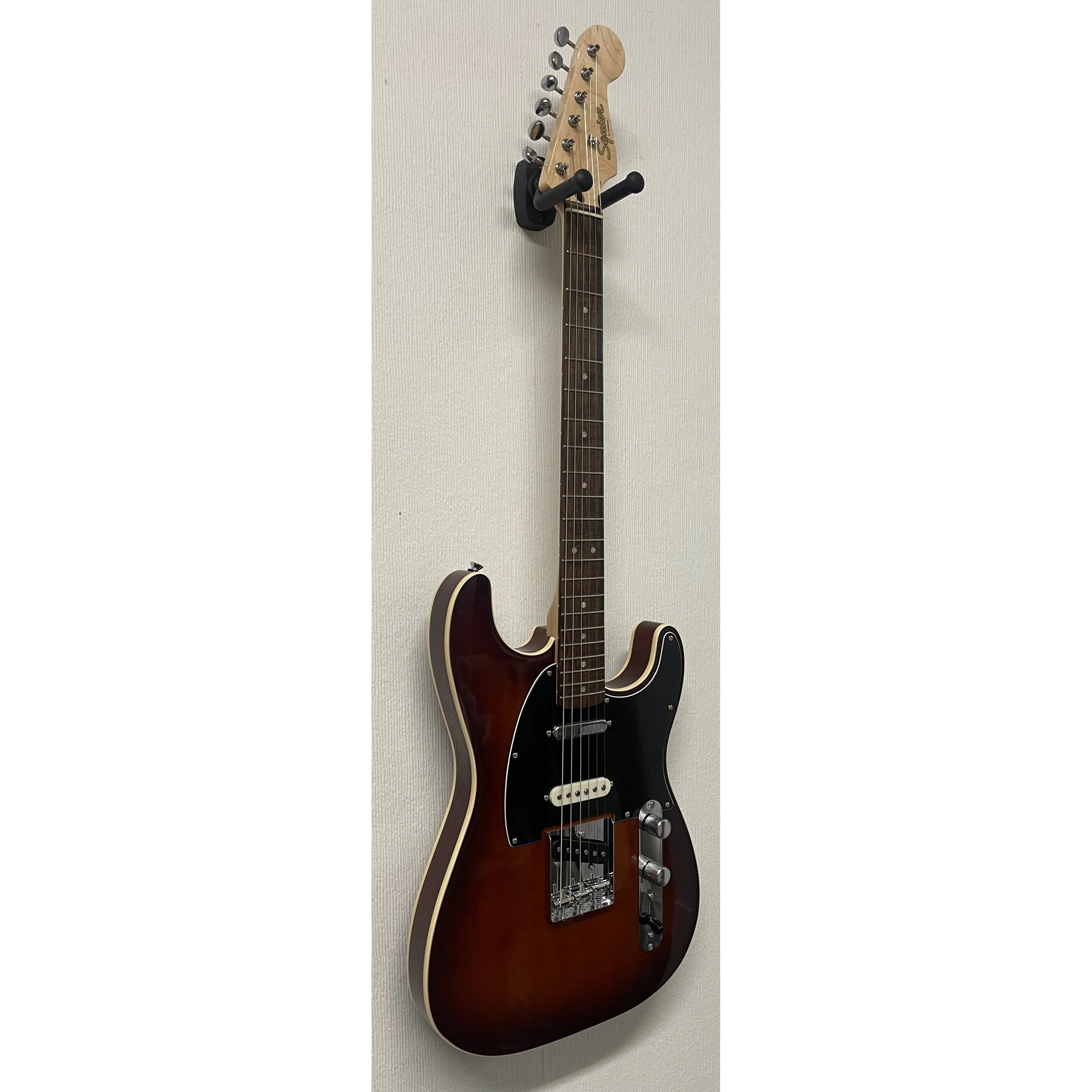 Squier Paranormal Custom Nashville Stratocaster in Chocolate Sunburst Pre-Owned