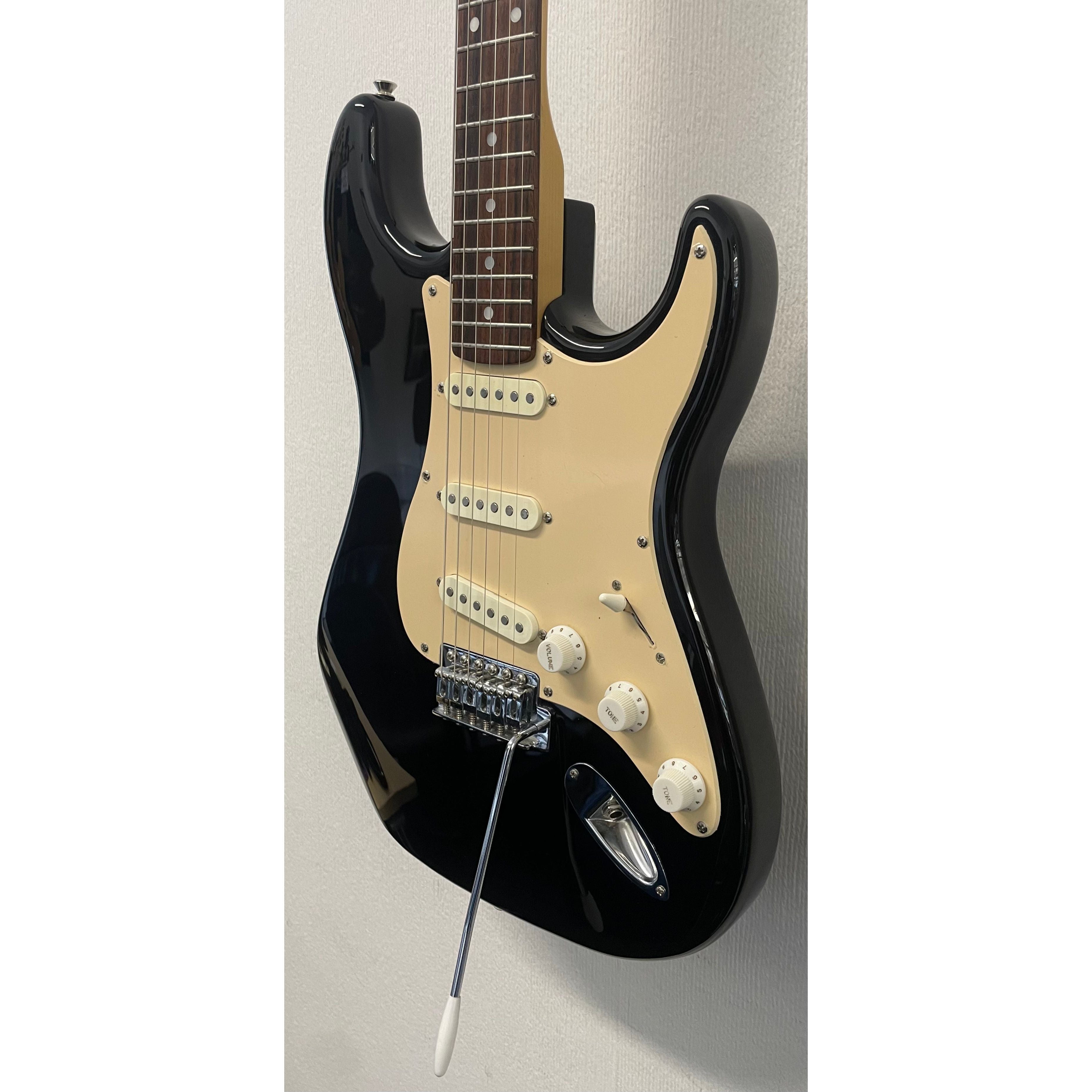 Squier By Fender Stratocaster 1990's in Gloss Black with Gigbag Pre-Owned