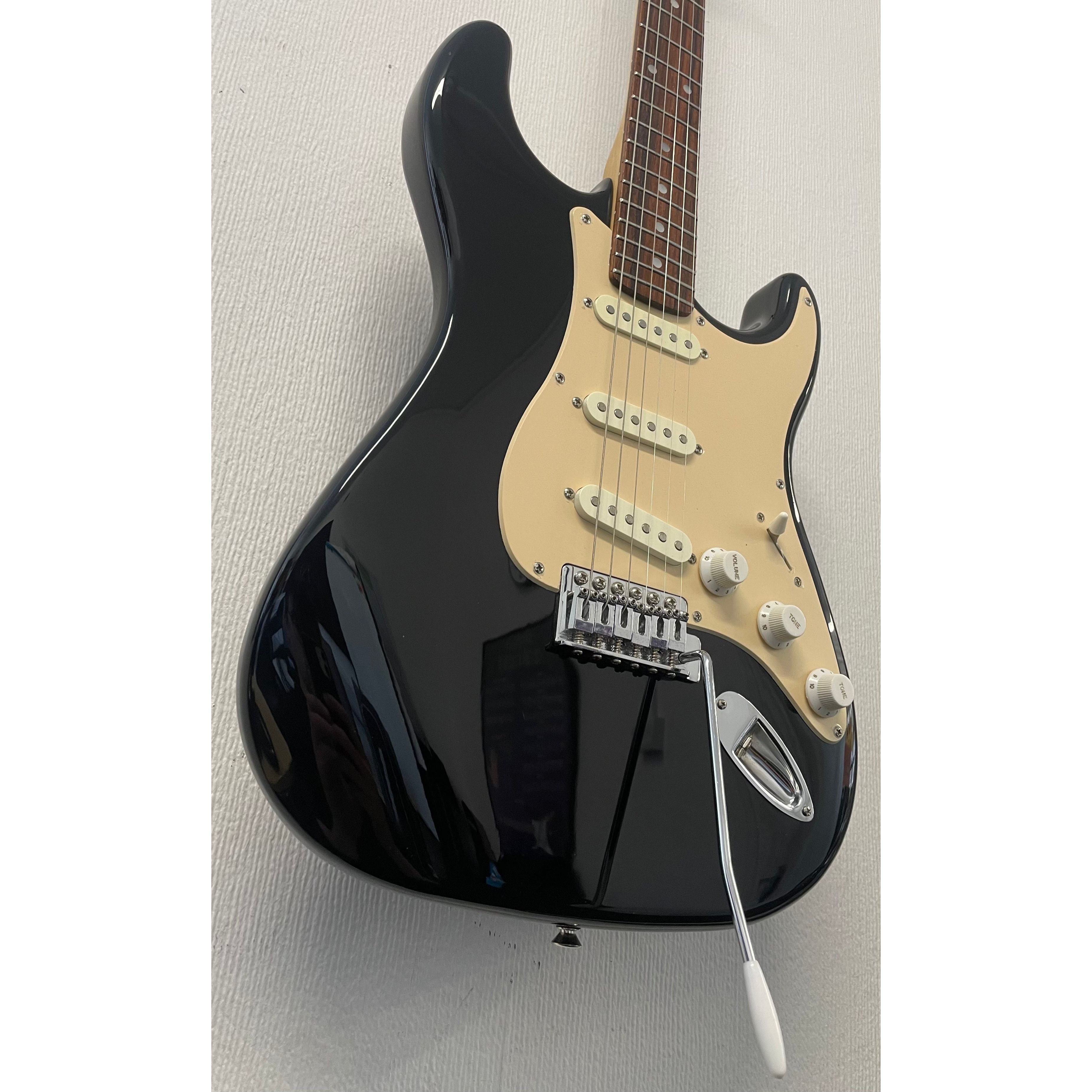 Squier By Fender Stratocaster 1990's in Gloss Black with Gigbag Pre-Owned