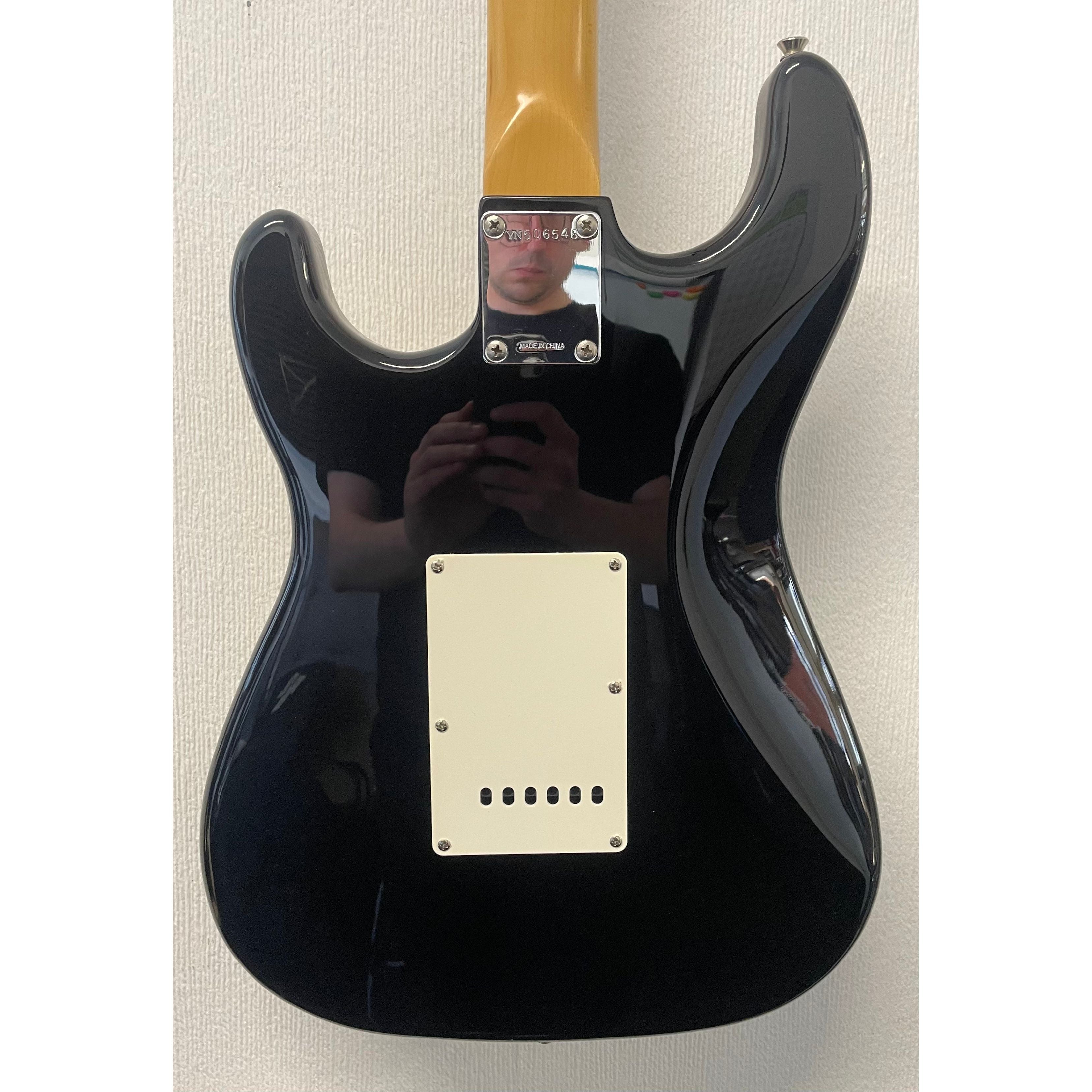 Squier By Fender Stratocaster 1990's in Gloss Black with Gigbag Pre-Owned
