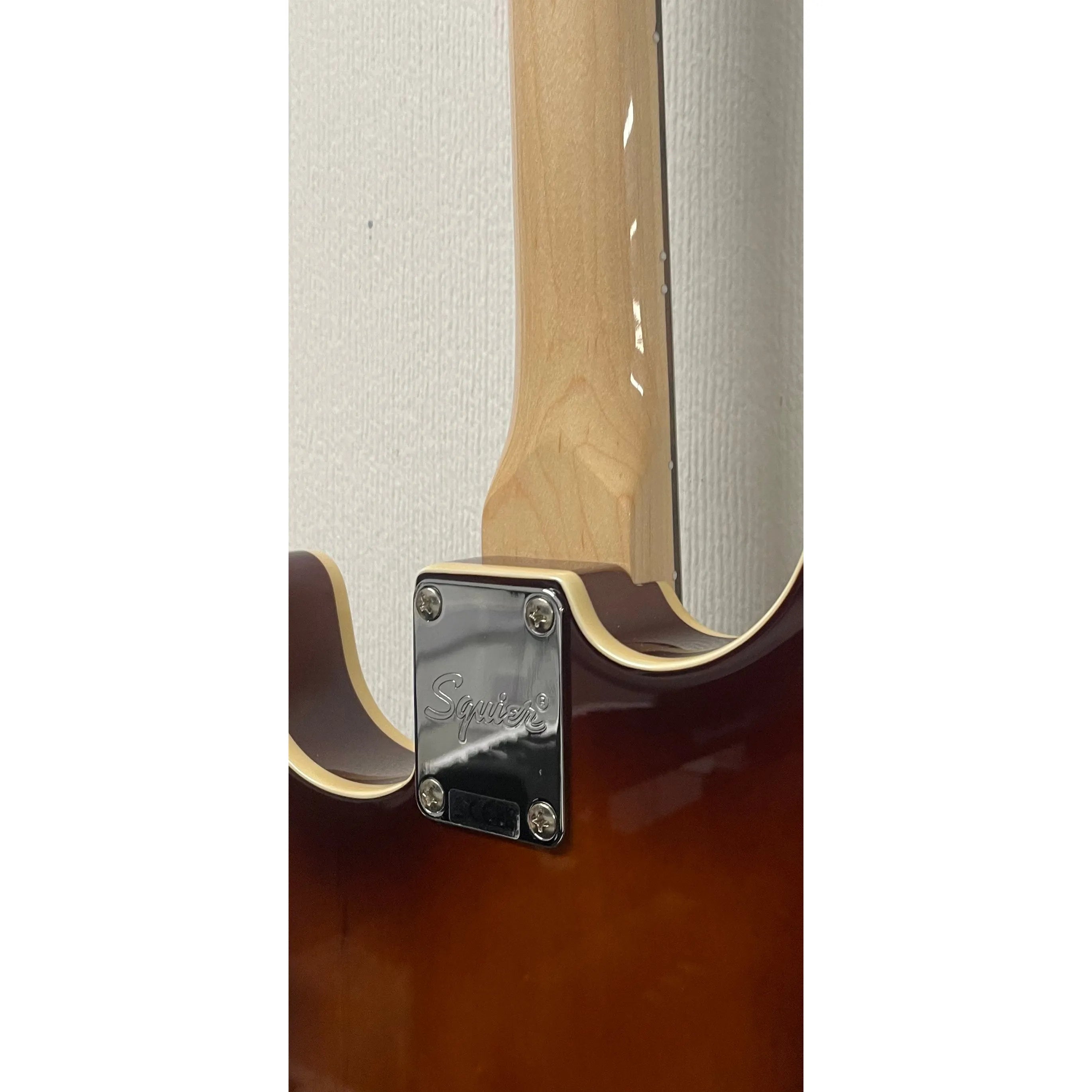 Squier Paranormal Custom Nashville Stratocaster in Chocolate Sunburst Pre-Owned