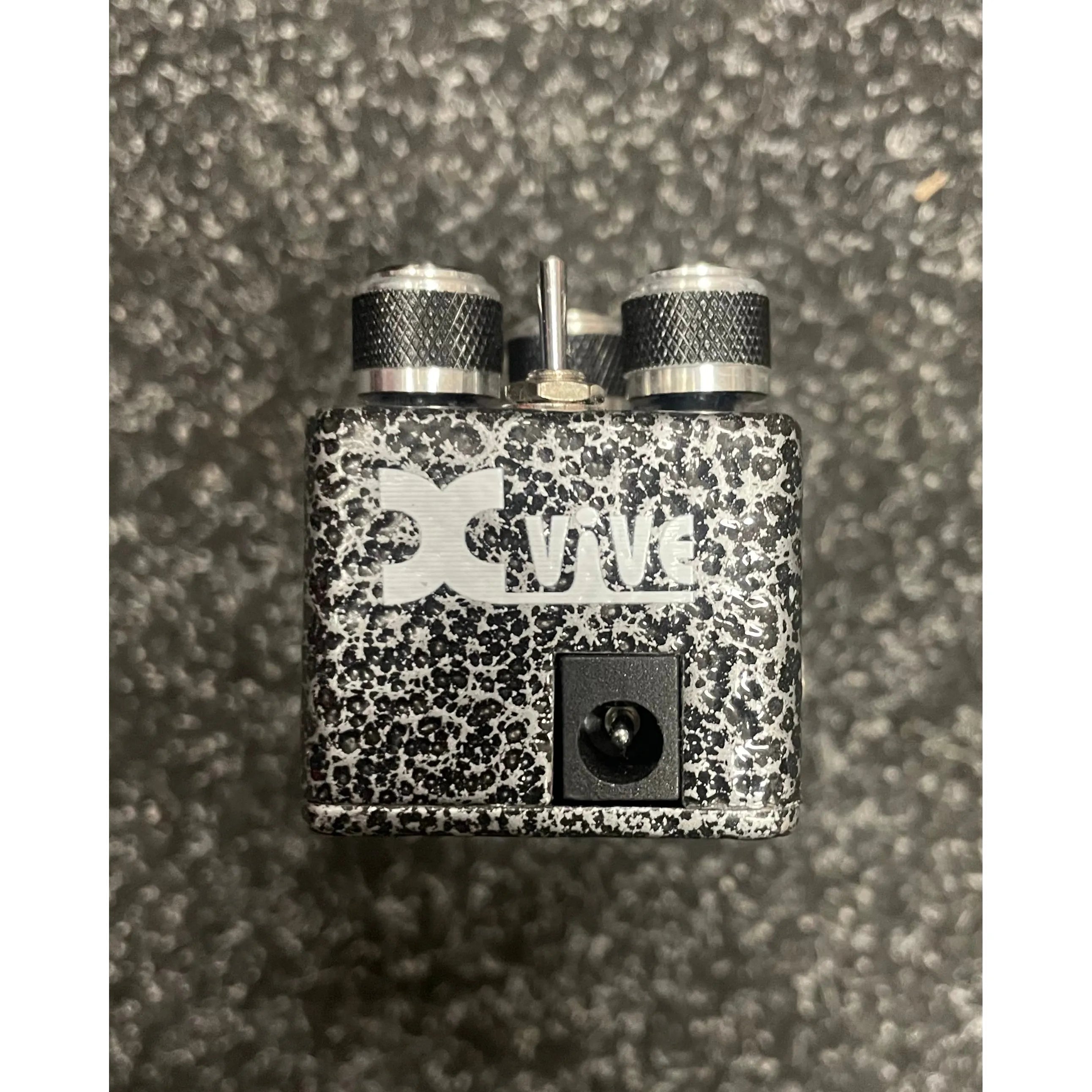 Xvive Dynarock Distortion Pedal by Thomas Blug Pre-Owned