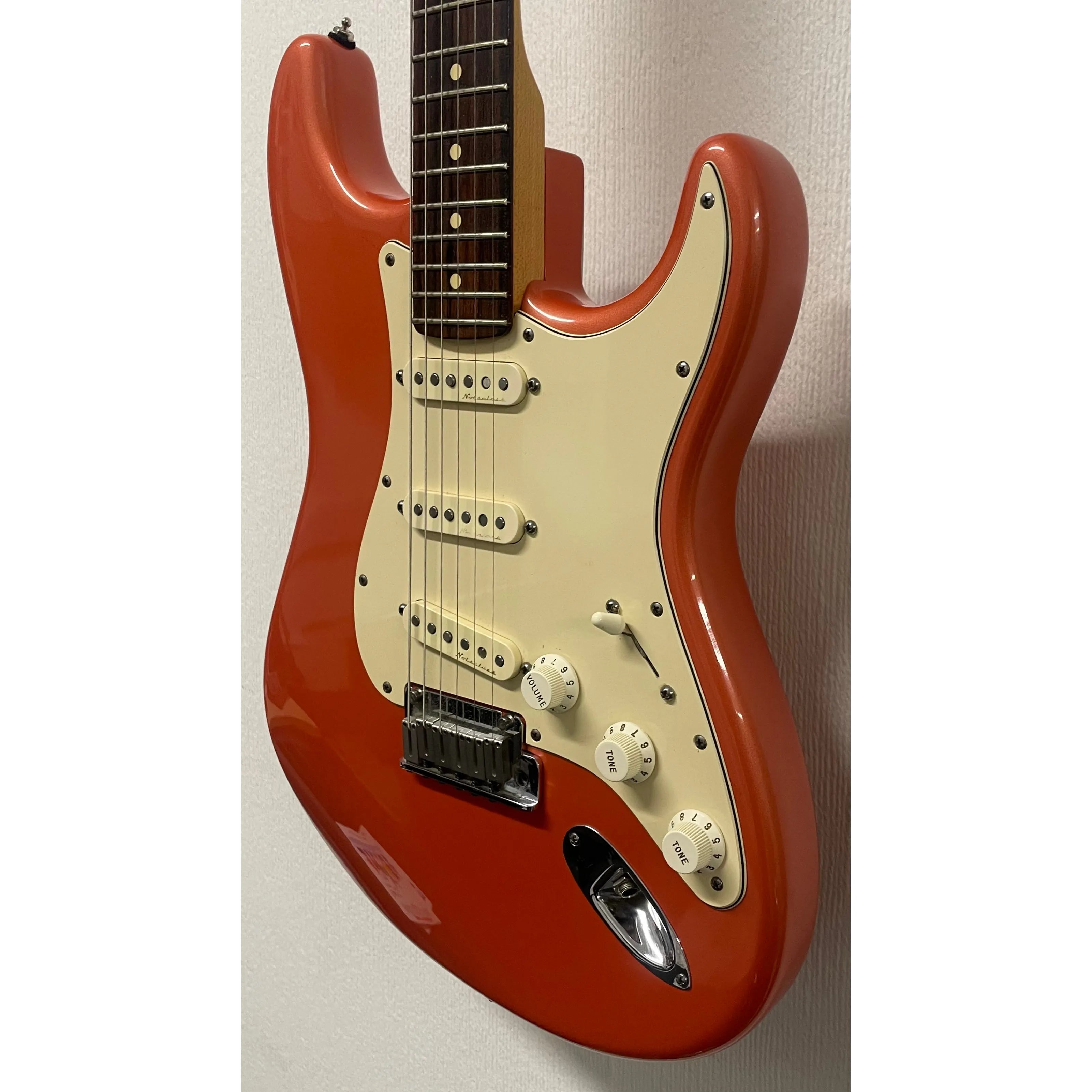 Fender FSR Stratocaster American Standard 2001 Limited Edition in Coral Metallic with Original Hardcase Pre-Owned