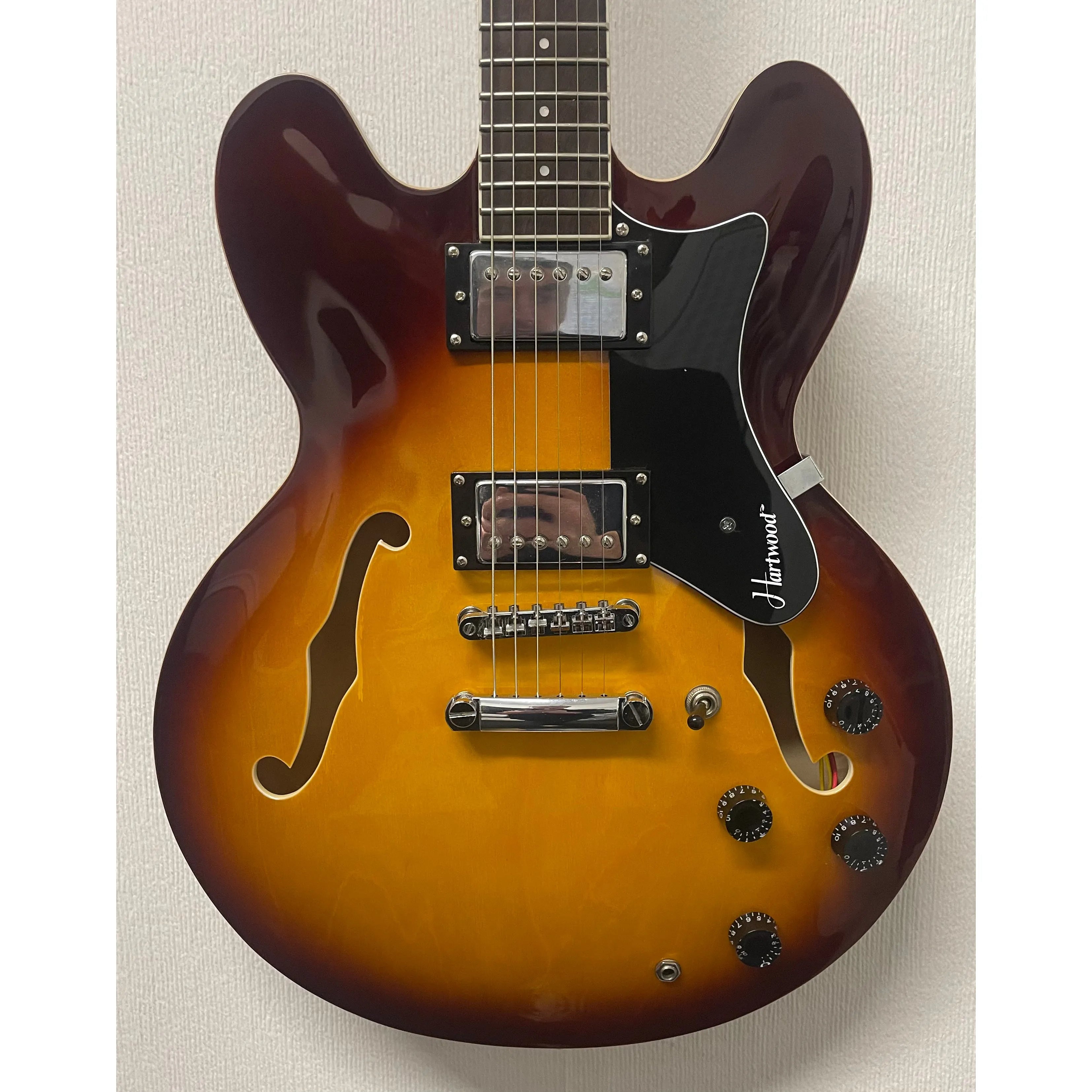 Hartwood Revival Hollowbody Electric Guitar in Sunburst Pre-Owned