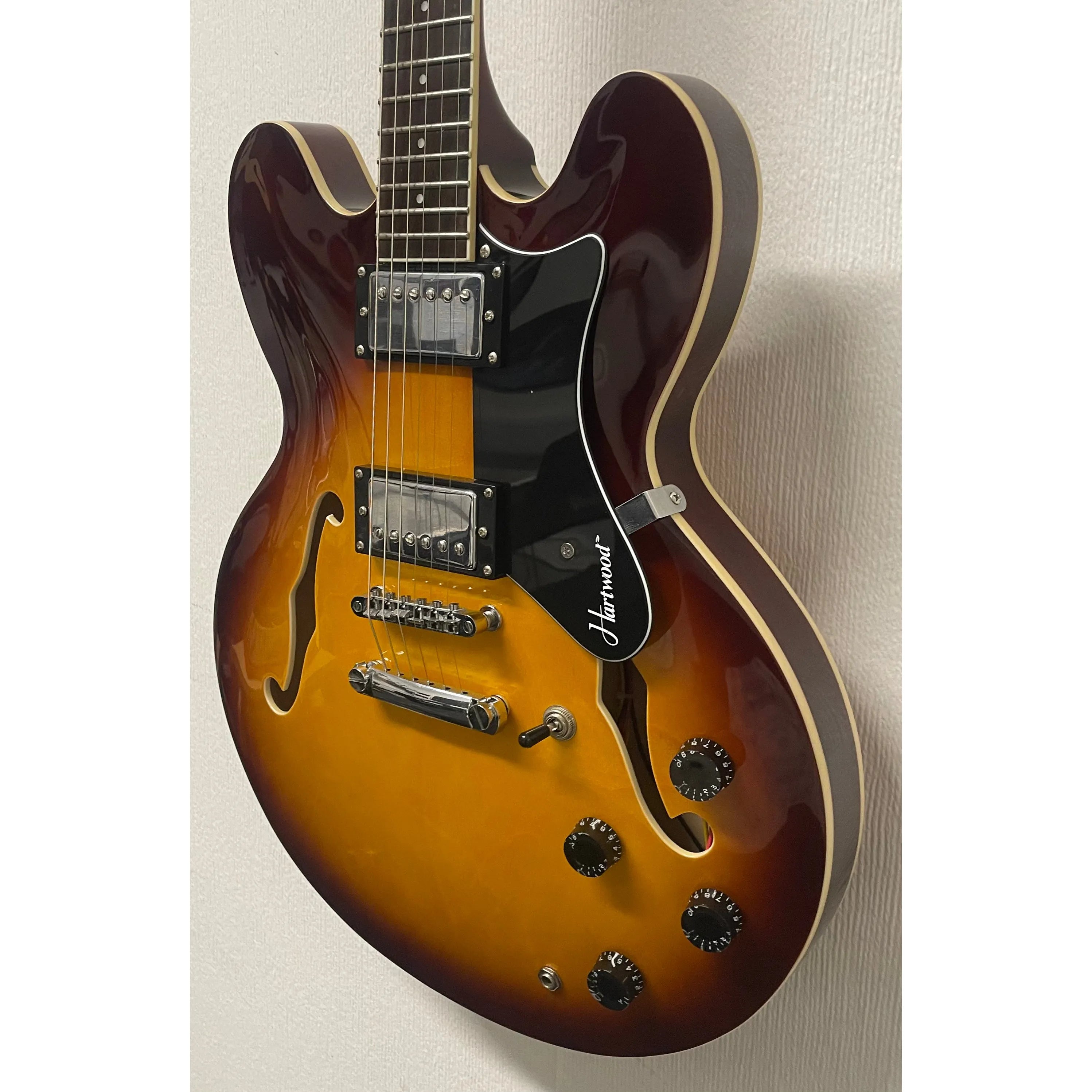 Hartwood Revival Hollowbody Electric Guitar in Sunburst Pre-Owned